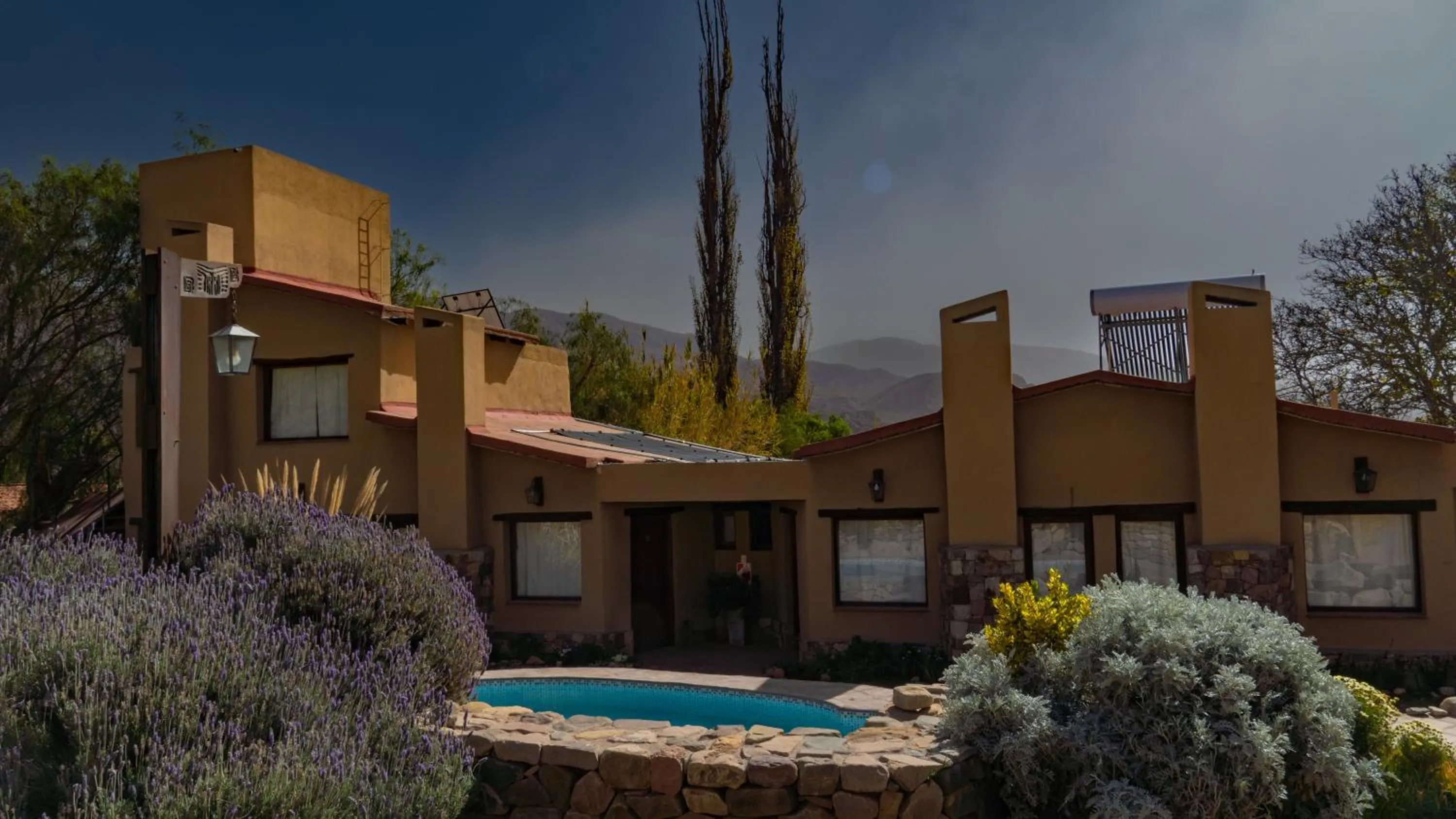 Property building in Hotel El Reposo Del Diablo