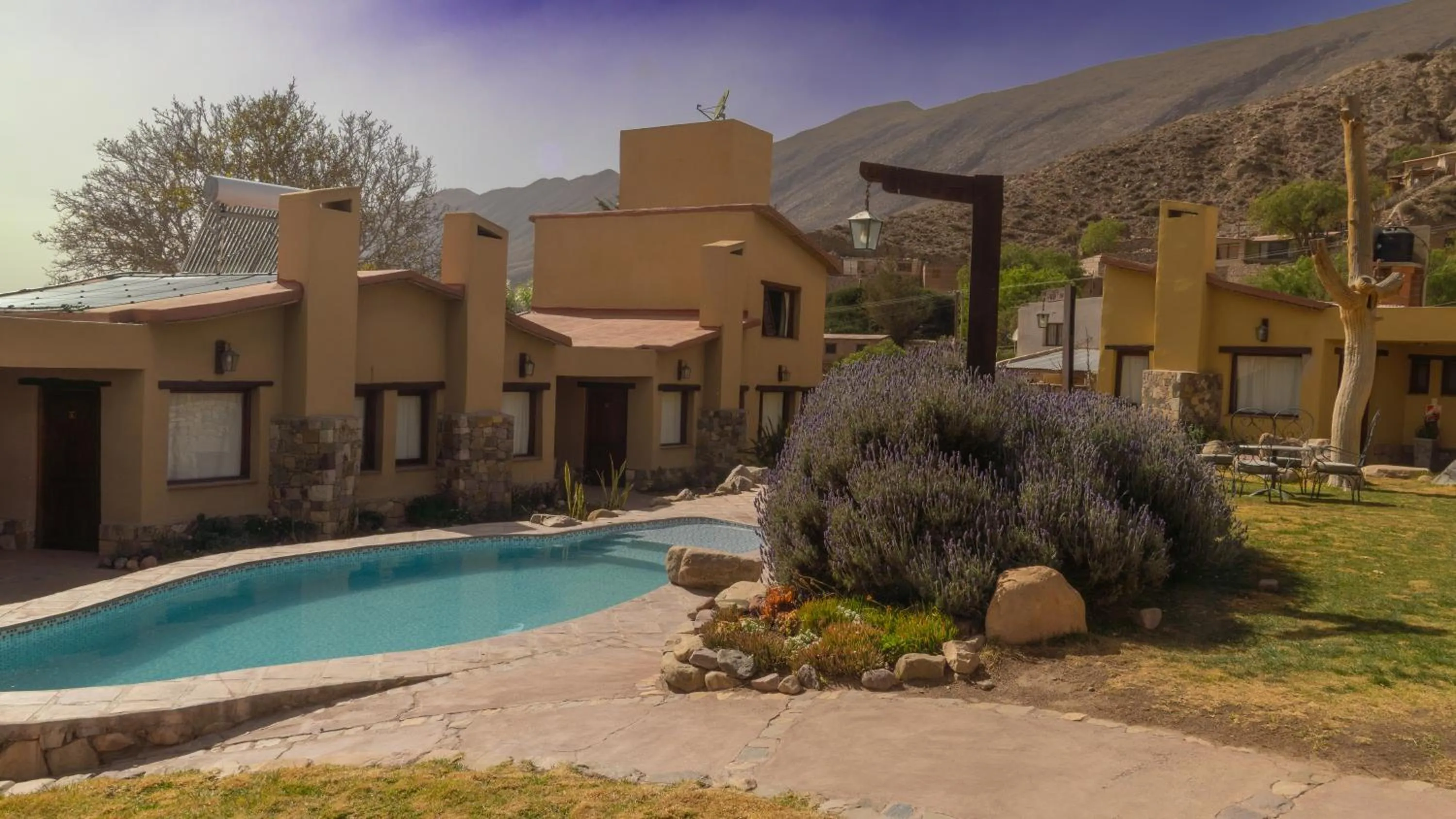 Property building in Hotel El Reposo Del Diablo