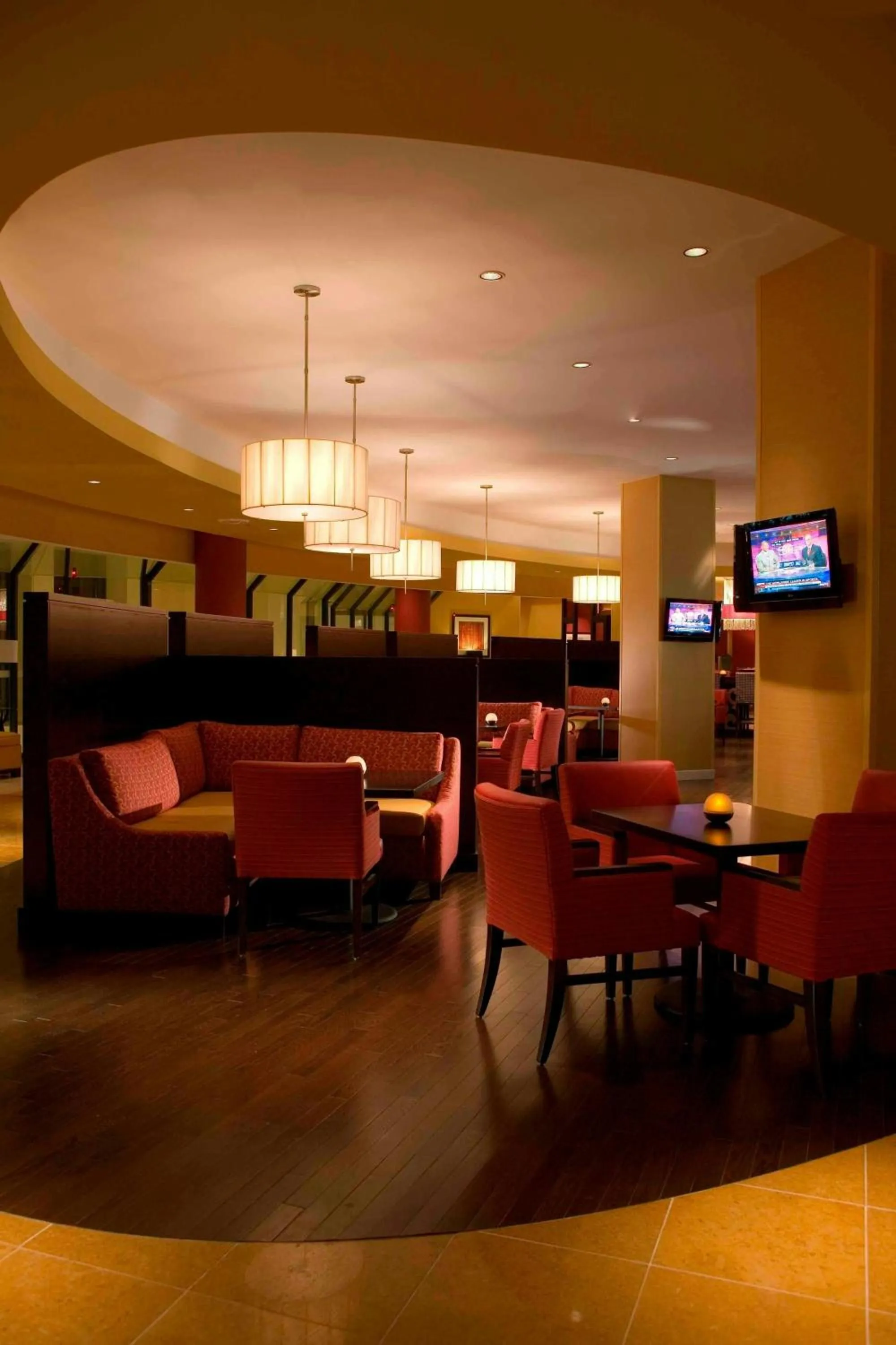 Restaurant/places to eat in Falls Church Marriott Fairview Park
