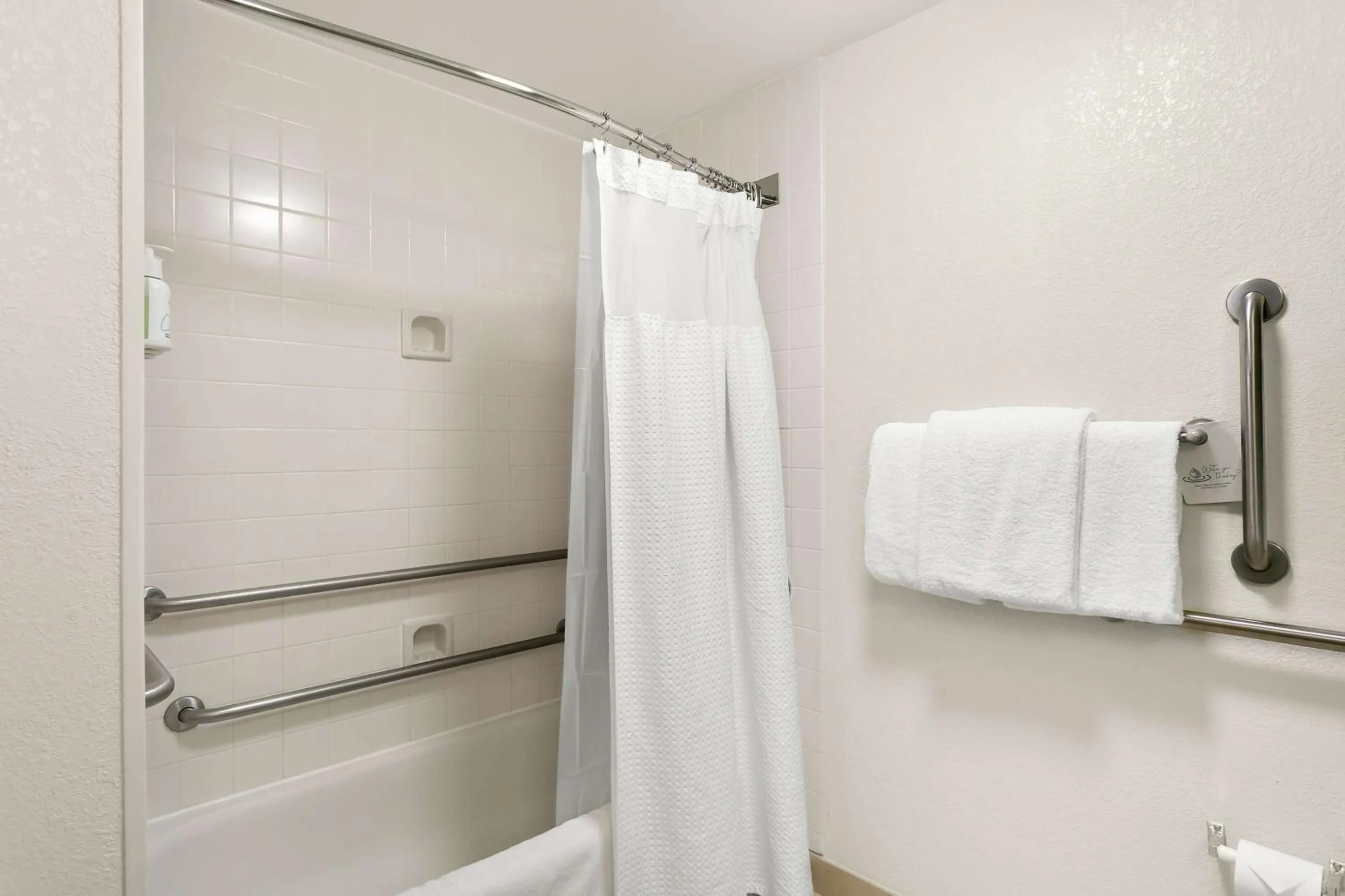 Bathroom in Sonesta Select Greenbelt College Park