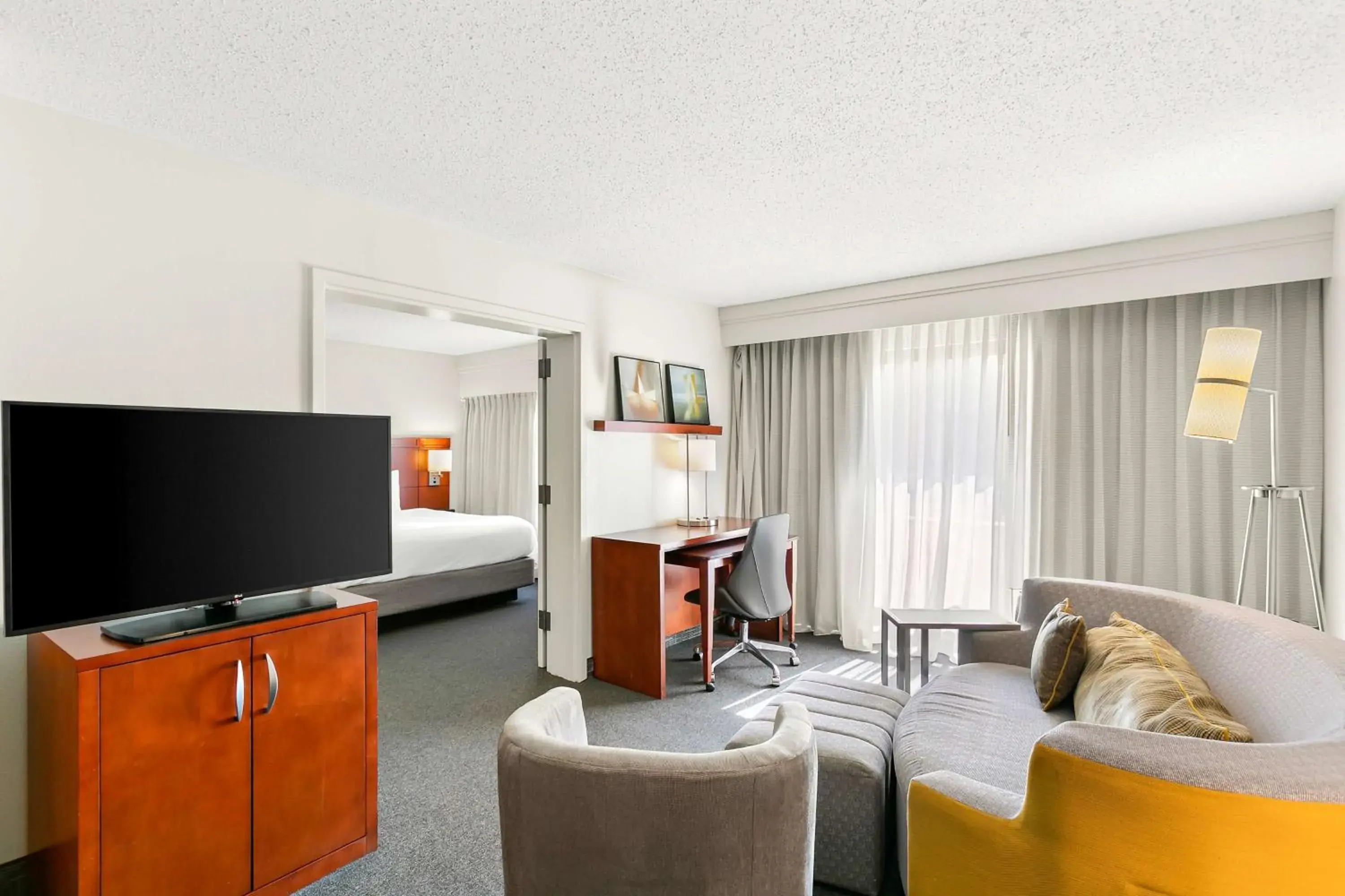 One-Bedroom King Suite in Sonesta Select Greenbelt College Park One-Bedroom King Suite in Sonesta Select Greenbelt College Park