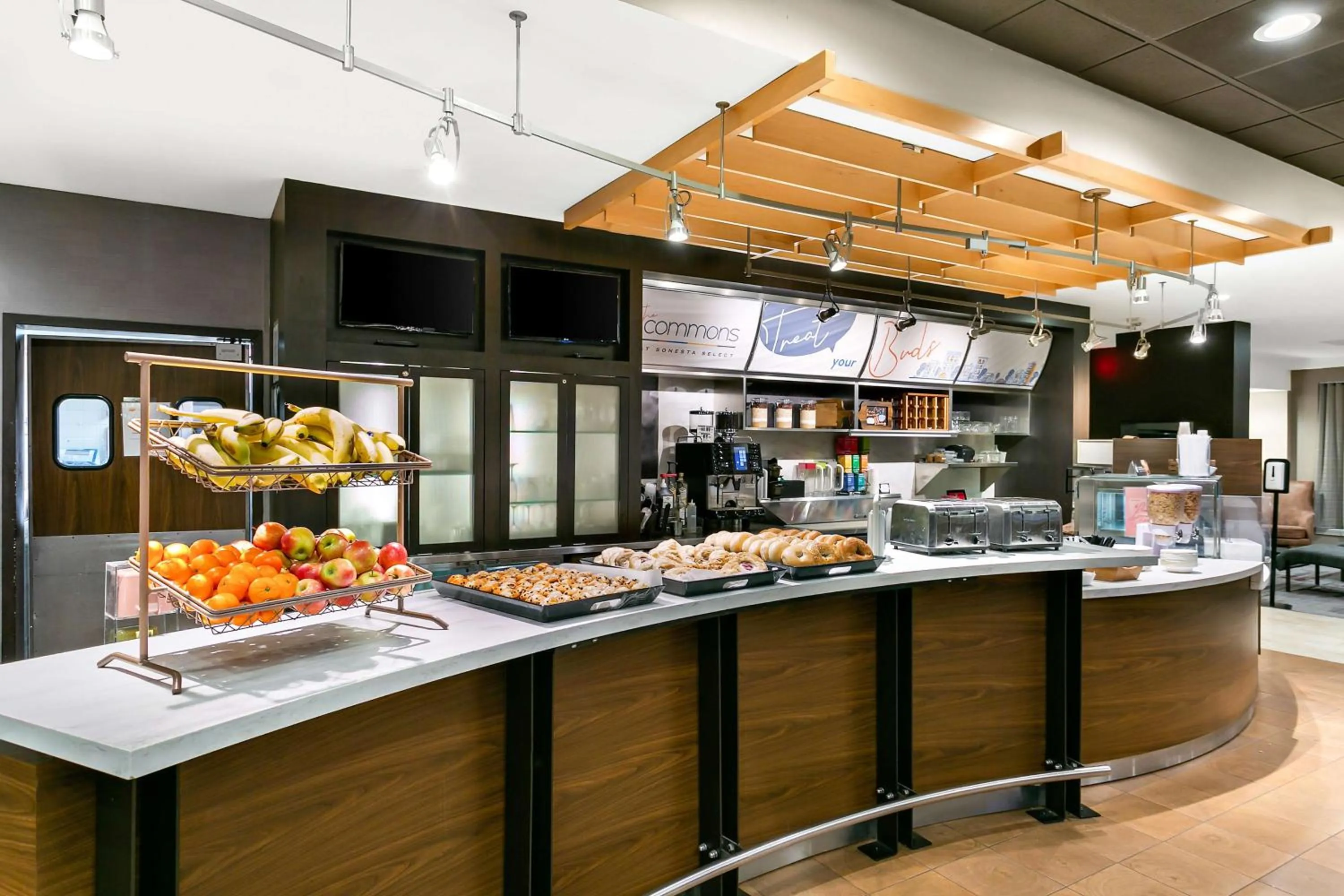 Restaurant/places to eat in Sonesta Select Greenbelt College Park