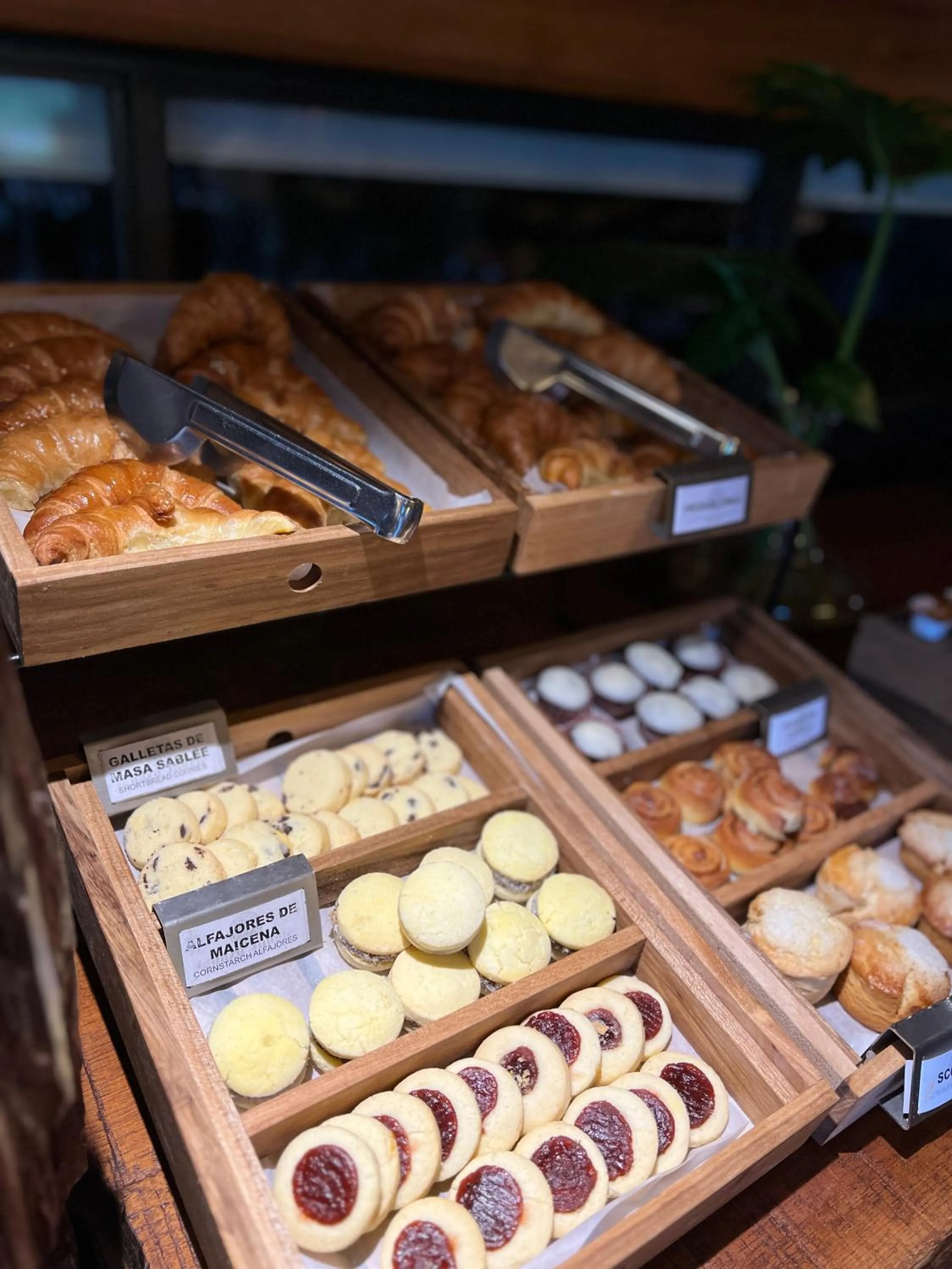 Buffet breakfast in Iguazu Jungle Lodge