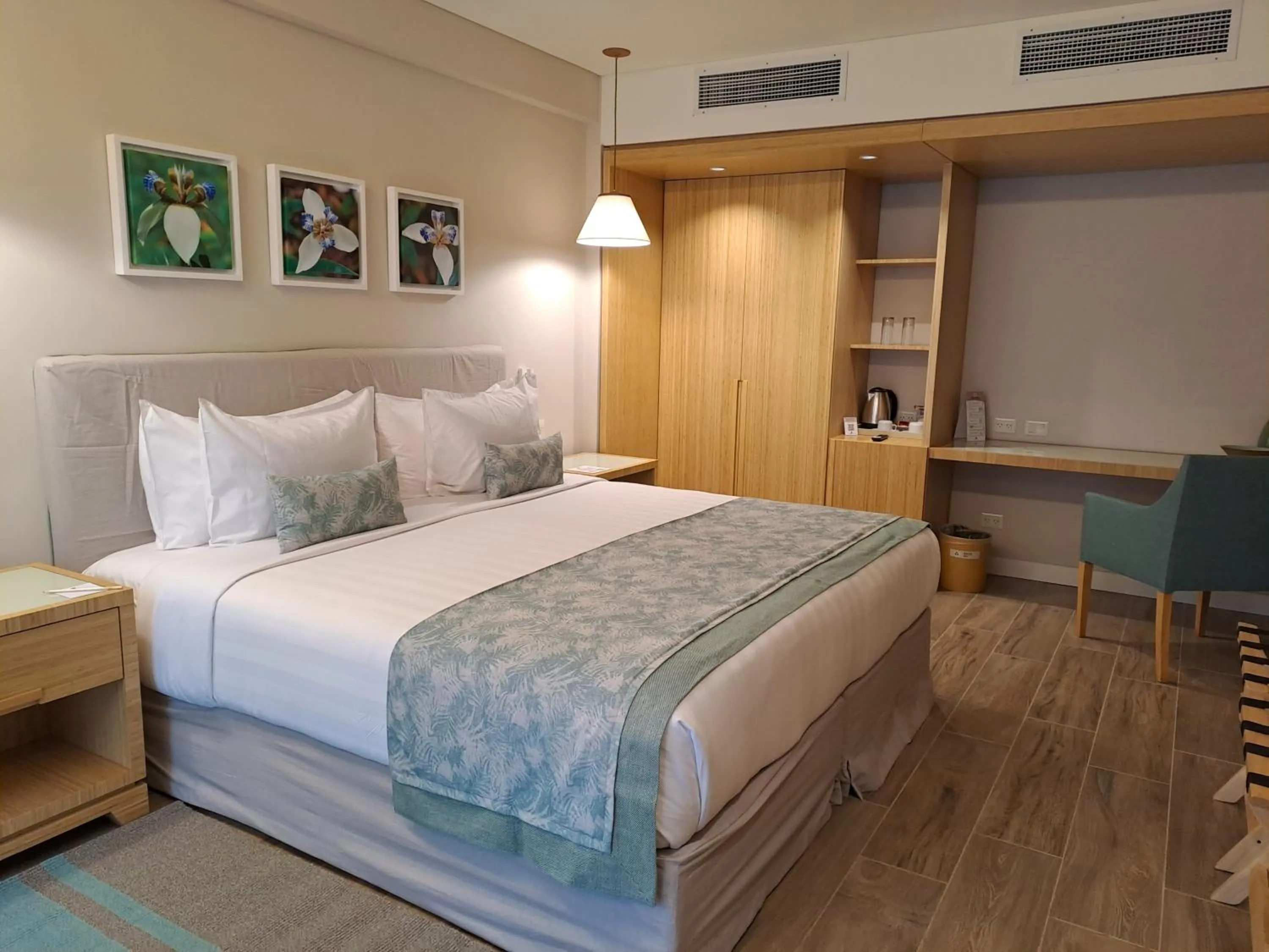 Bed in Iguazu Jungle Lodge