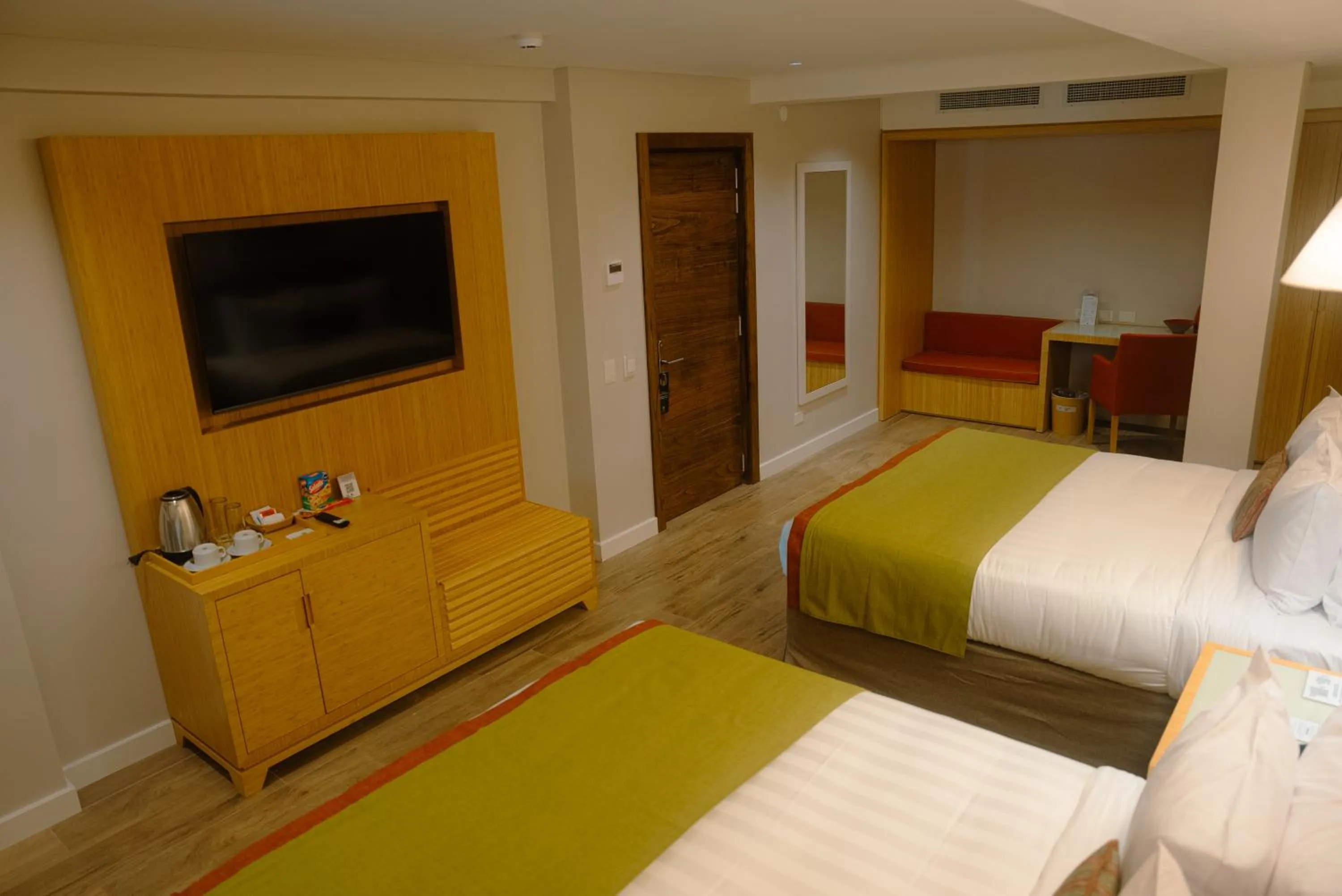 TV and multimedia, Bed in Iguazu Jungle Lodge