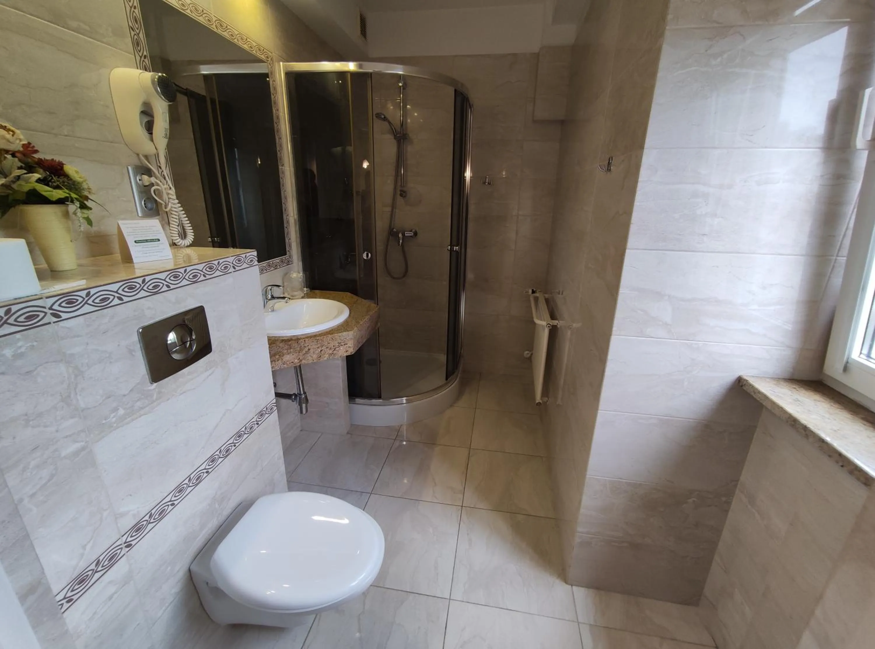 Shower in Hotel Atena