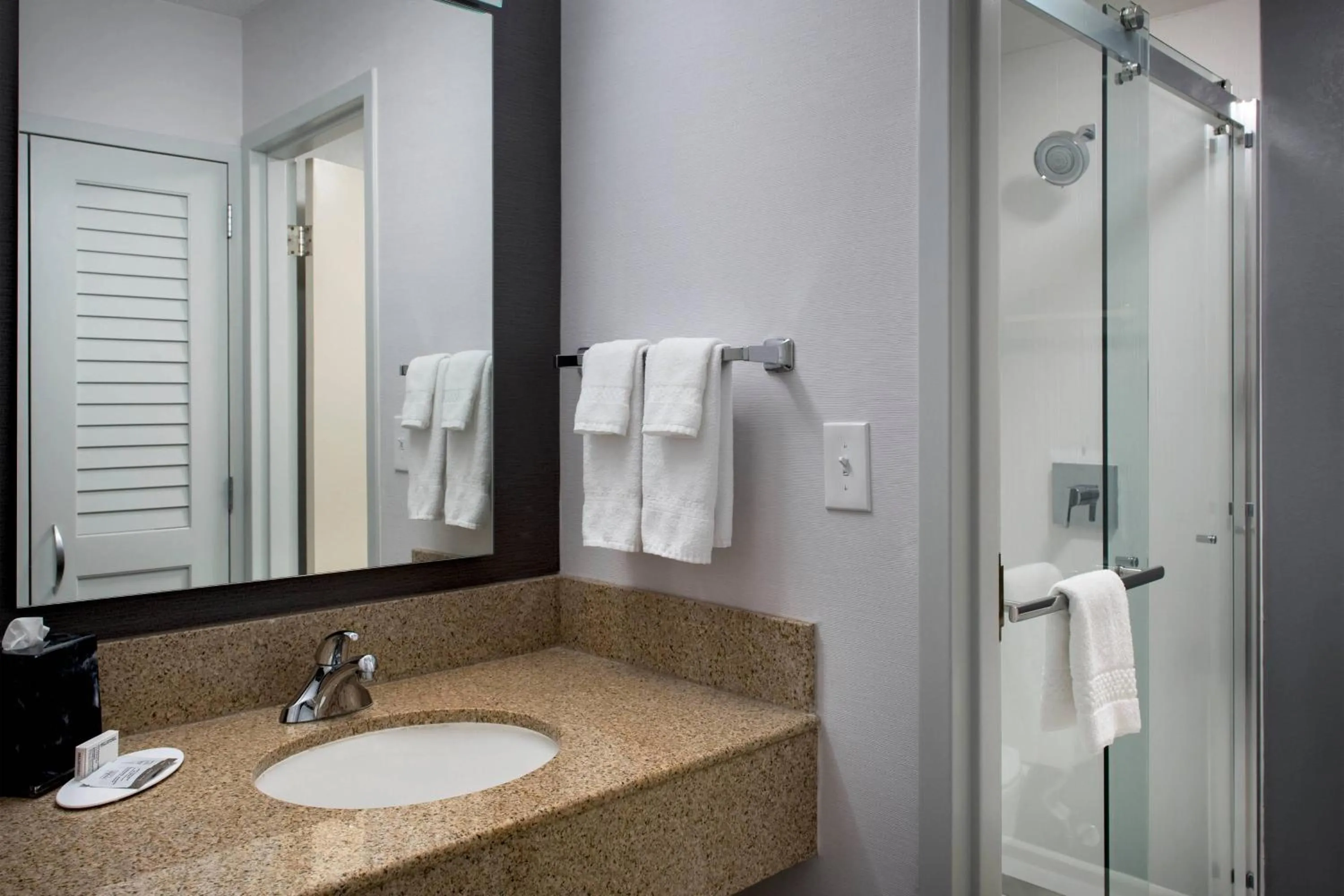 Bathroom in Courtyard by Marriott Rockville