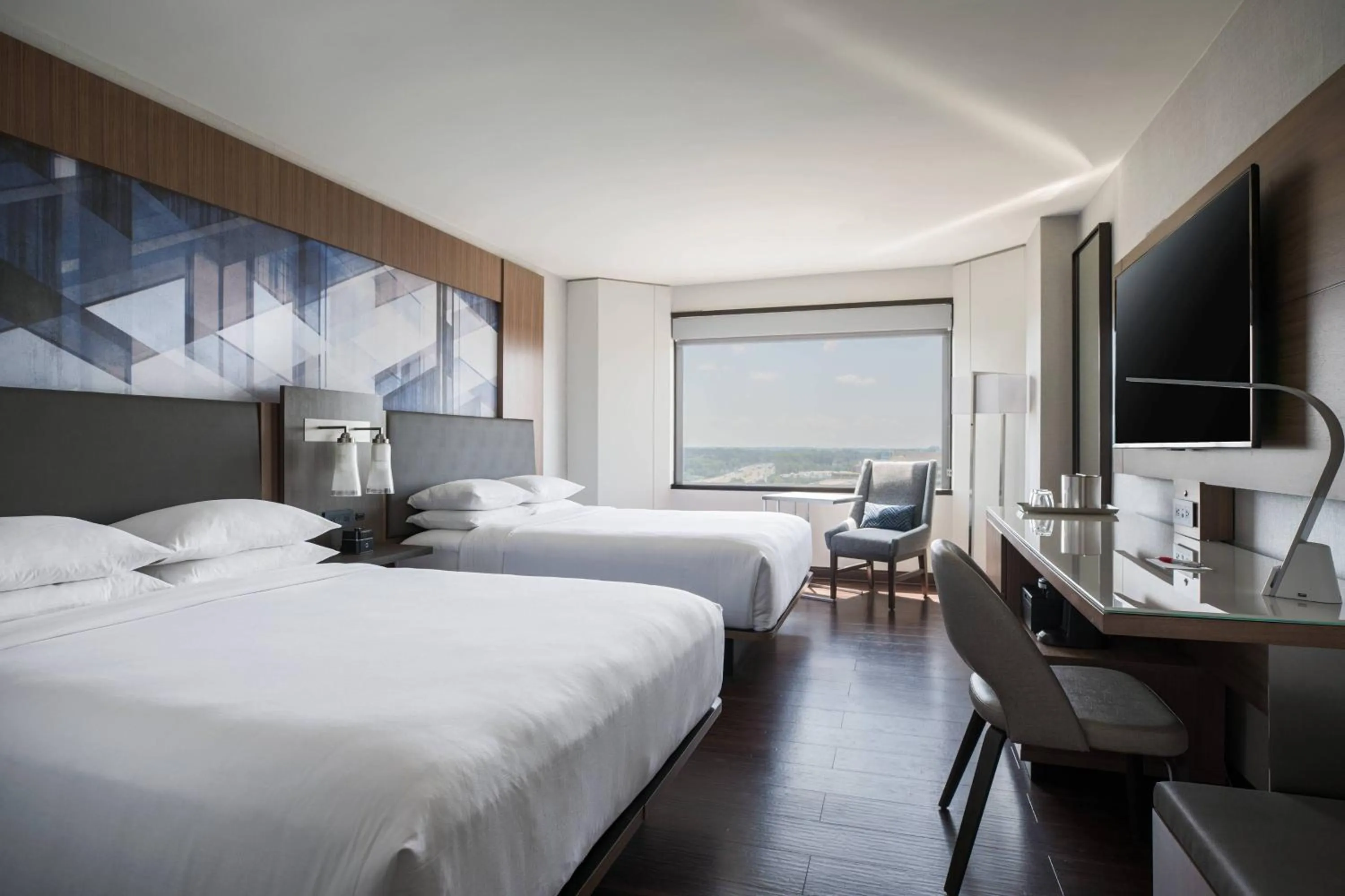 Photo of the whole room, Bed in Tysons Corner Marriott