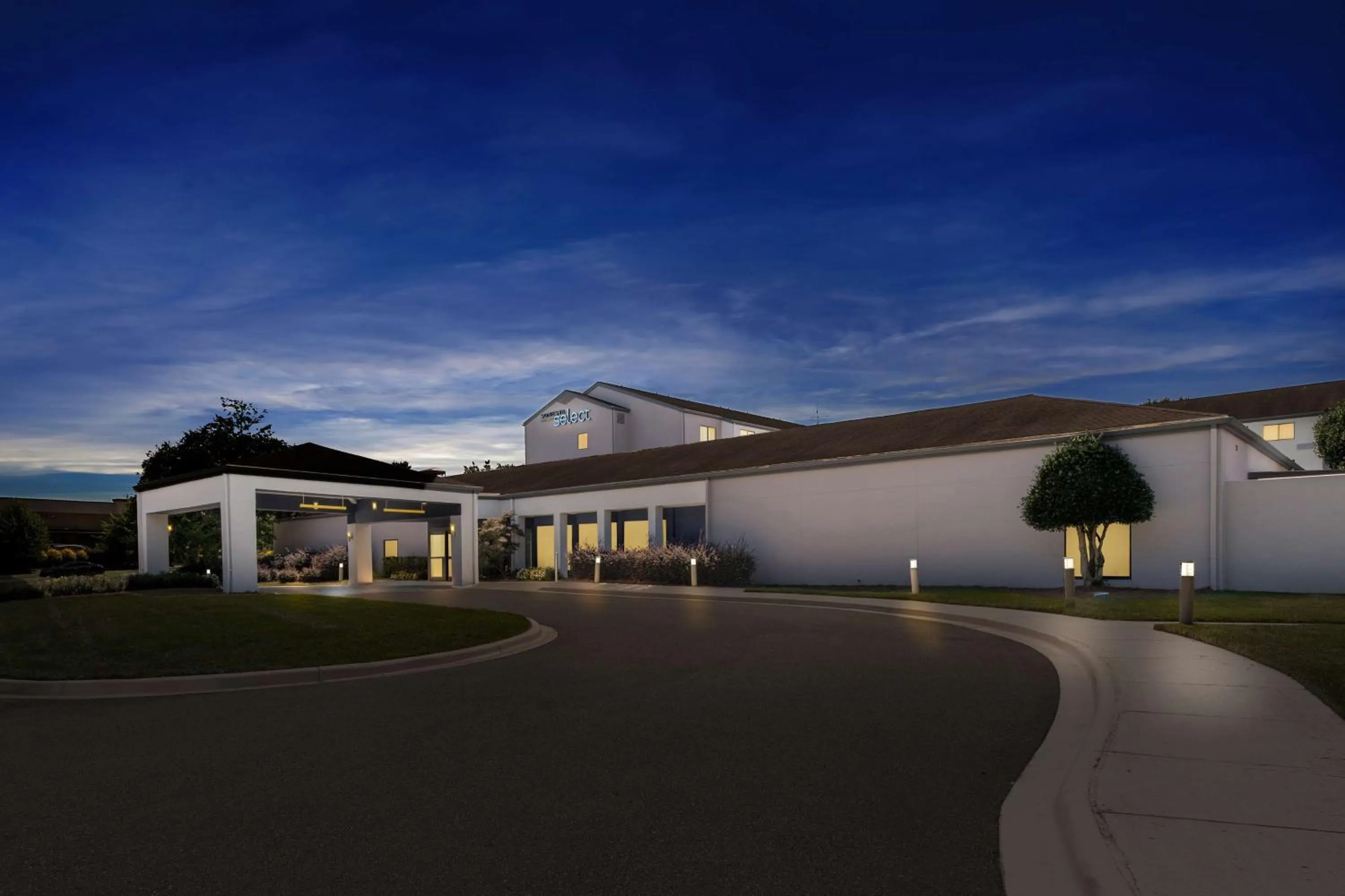 Property building in Sonesta Select Charlotte University Research Park