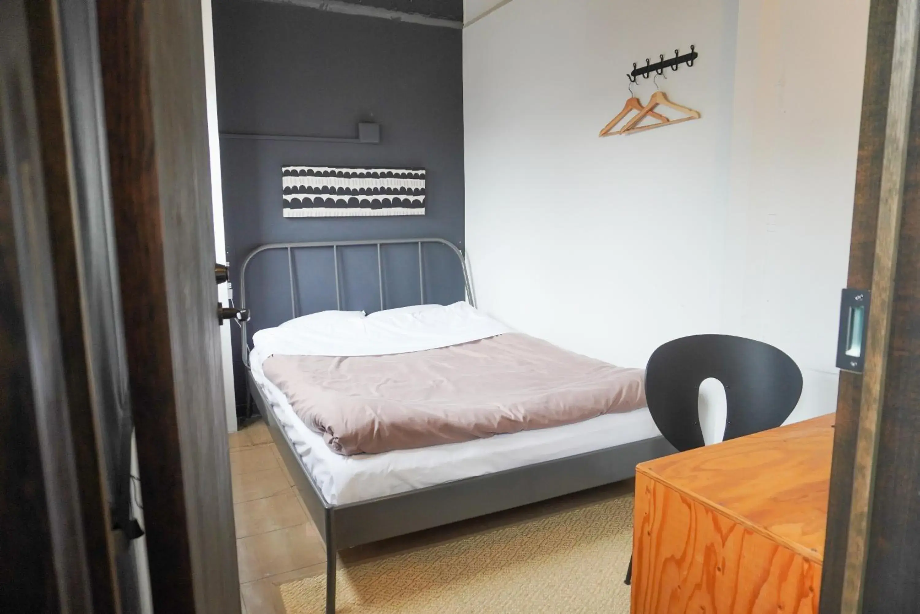 Small Double Room - single occupancy in Hostel Niniroom Small Double Room - single occupancy in Hostel Niniroom