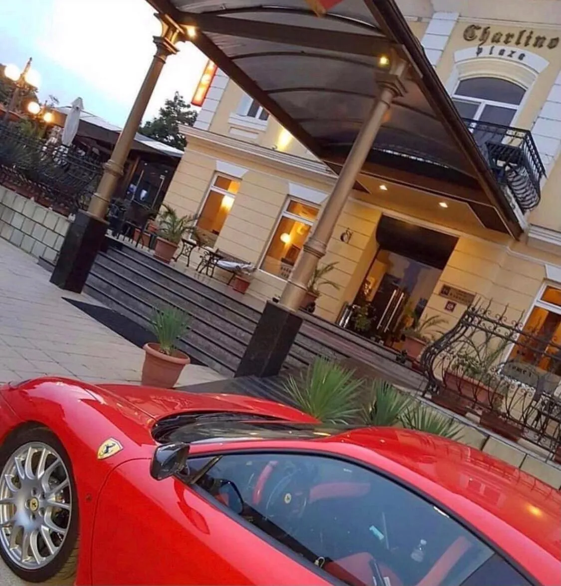 Facade/entrance in Charlino Plaza