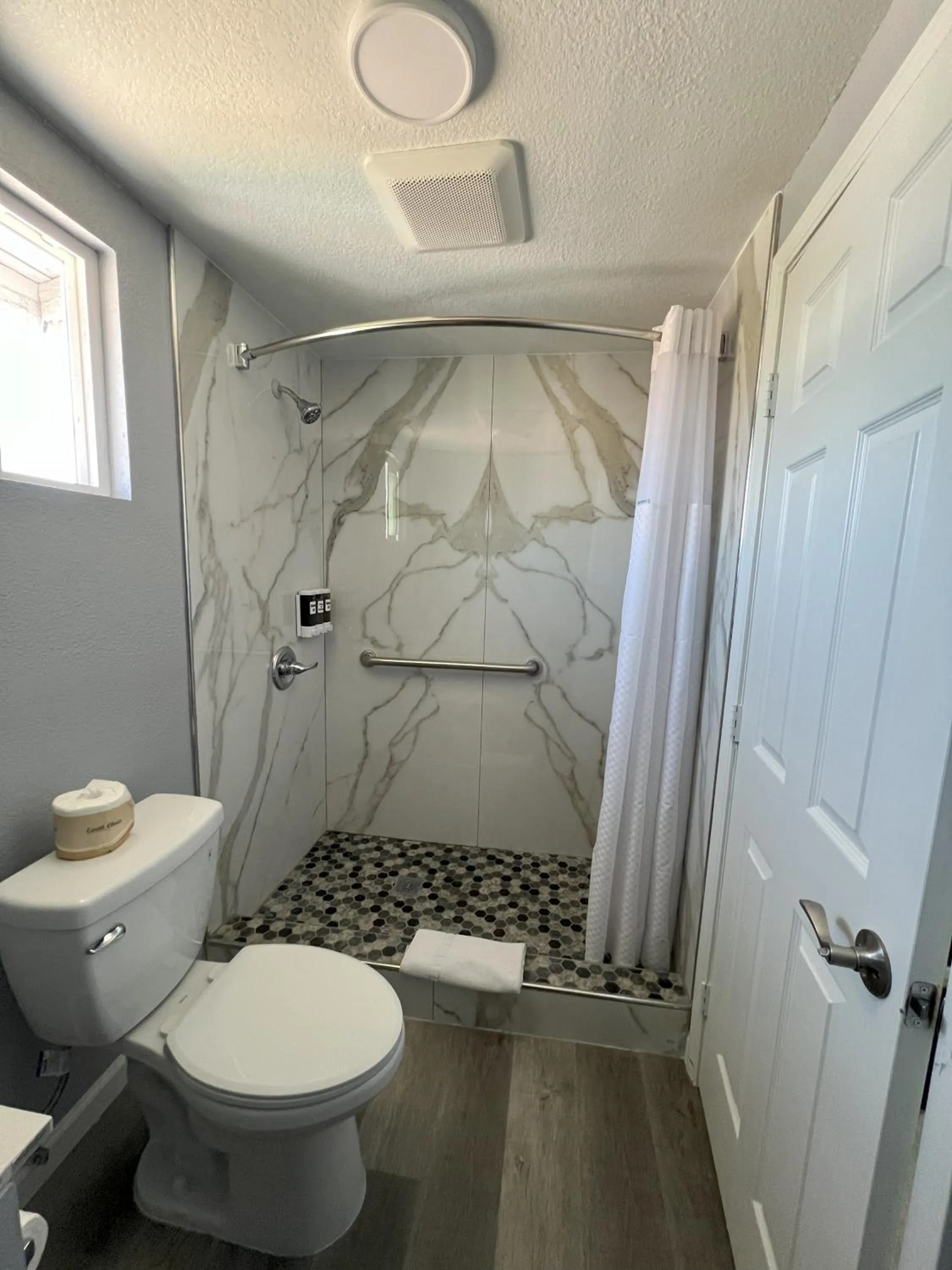 Bathroom in Sea Garden Inn