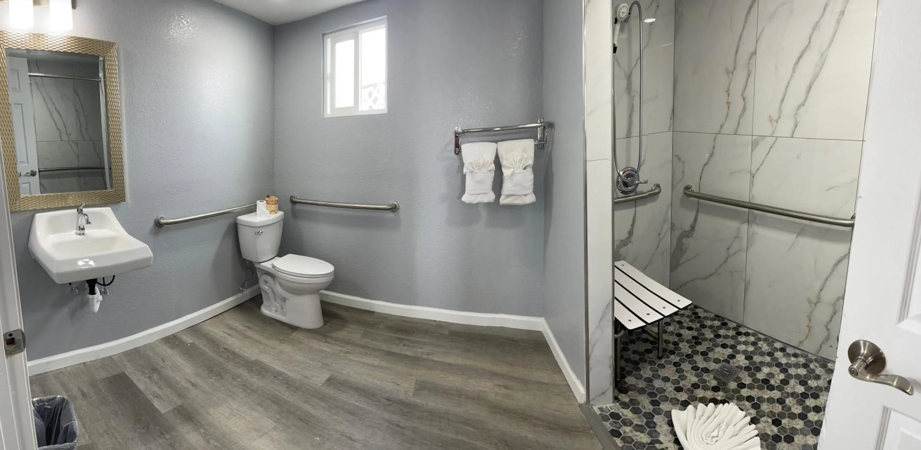 Bathroom in Sea Garden Inn