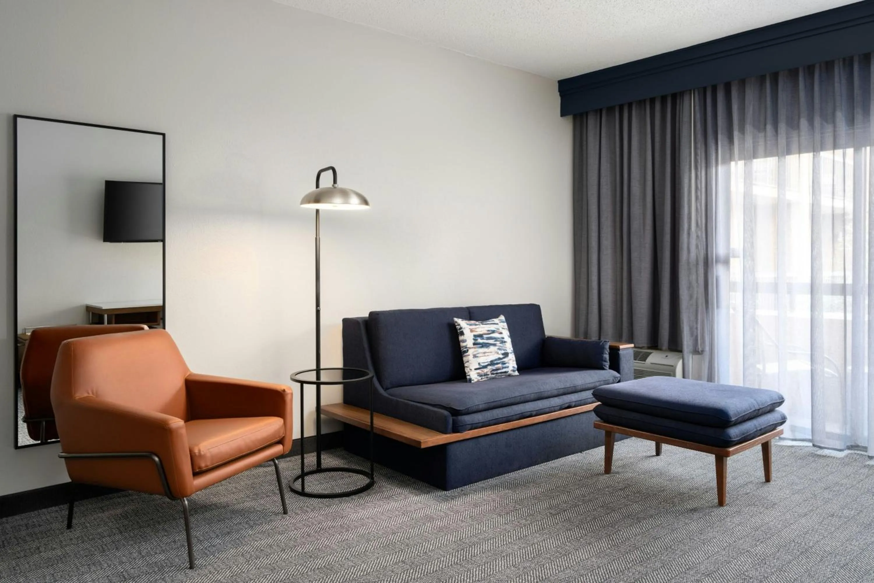 Living room in Courtyard Birmingham Hoover