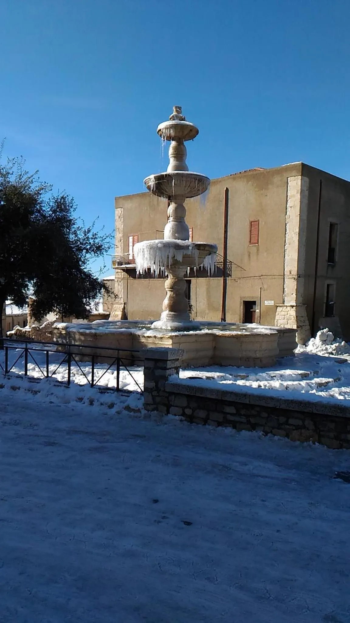 Property building in Piazza Castello