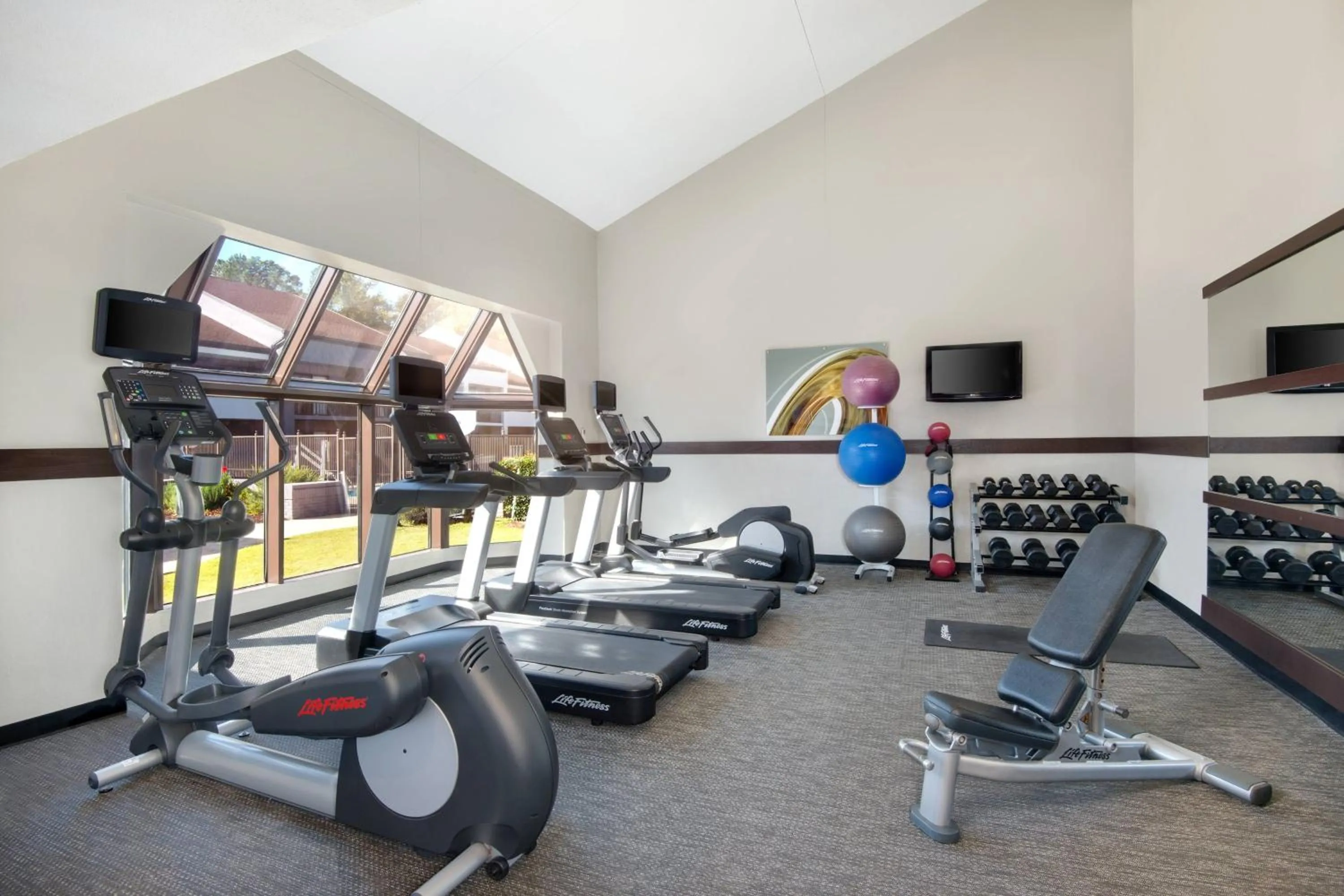 Fitness centre/facilities in Courtyard by Marriott Birmingham Homewood
