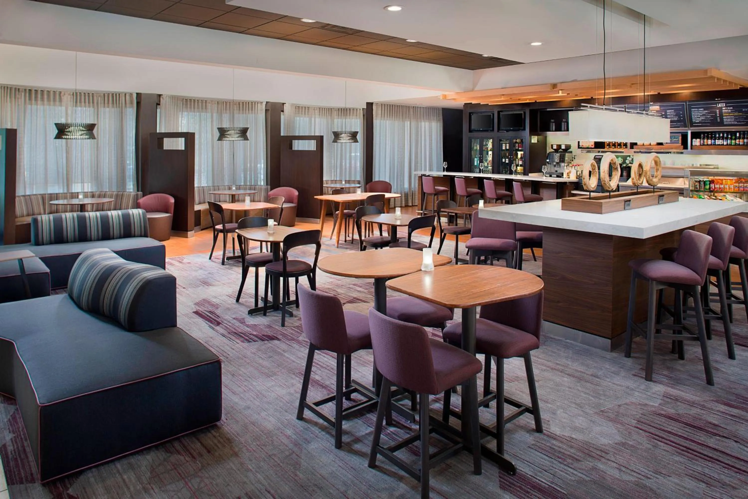 Restaurant/places to eat in Courtyard by Marriott Birmingham Homewood
