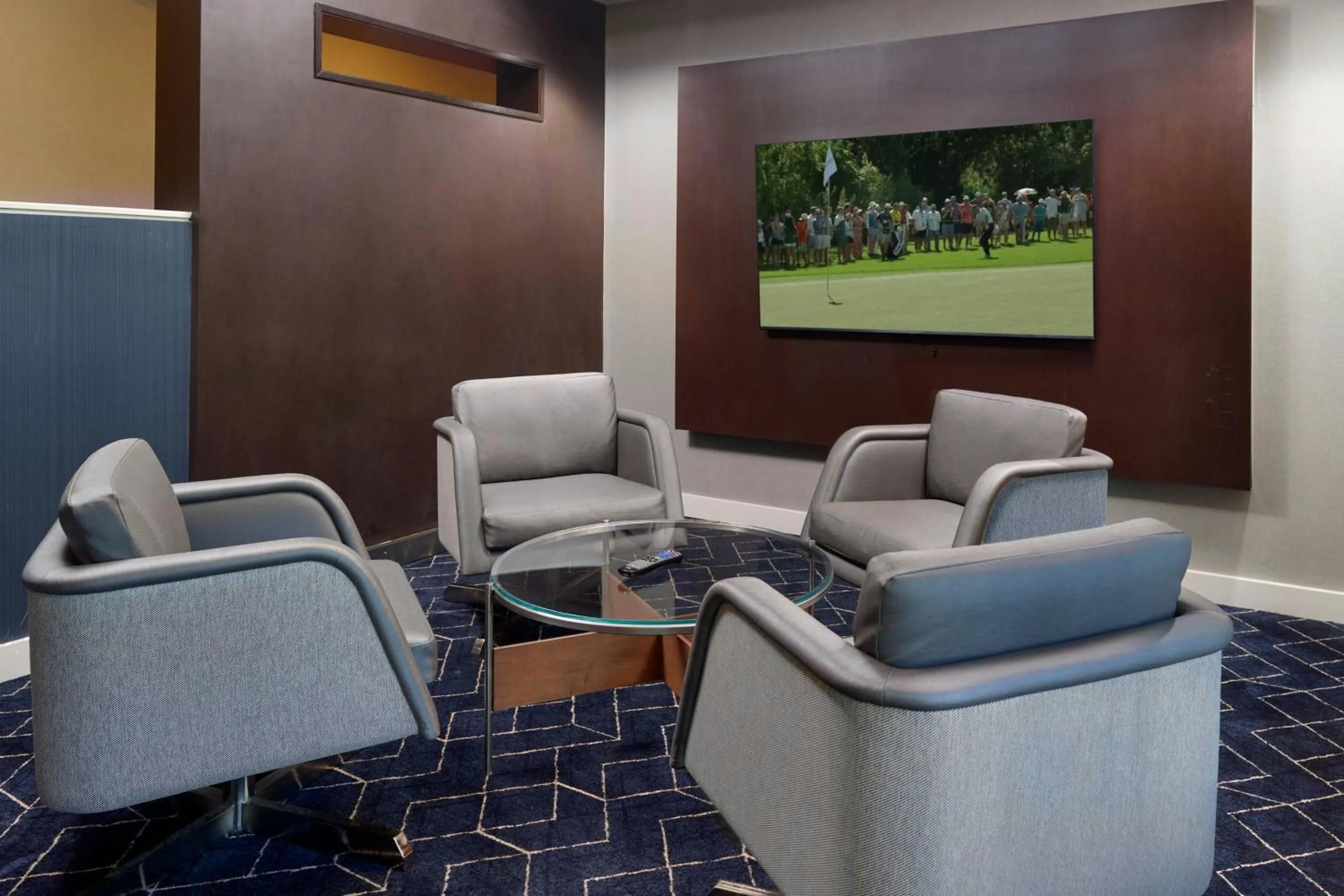 Lounge or bar in Courtyard by Marriott Birmingham Homewood