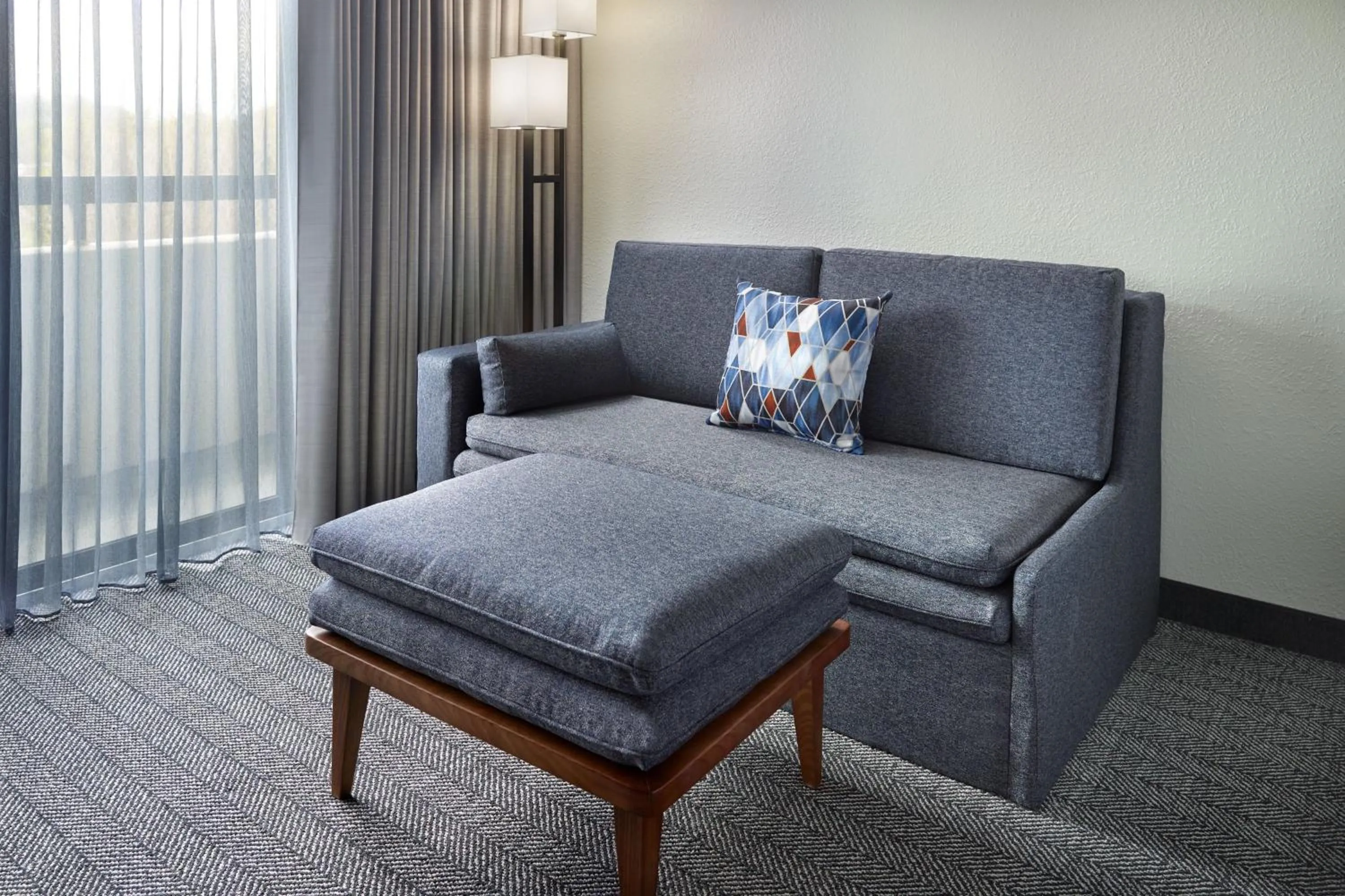 Photo of the whole room in Courtyard by Marriott Nashville Brentwood