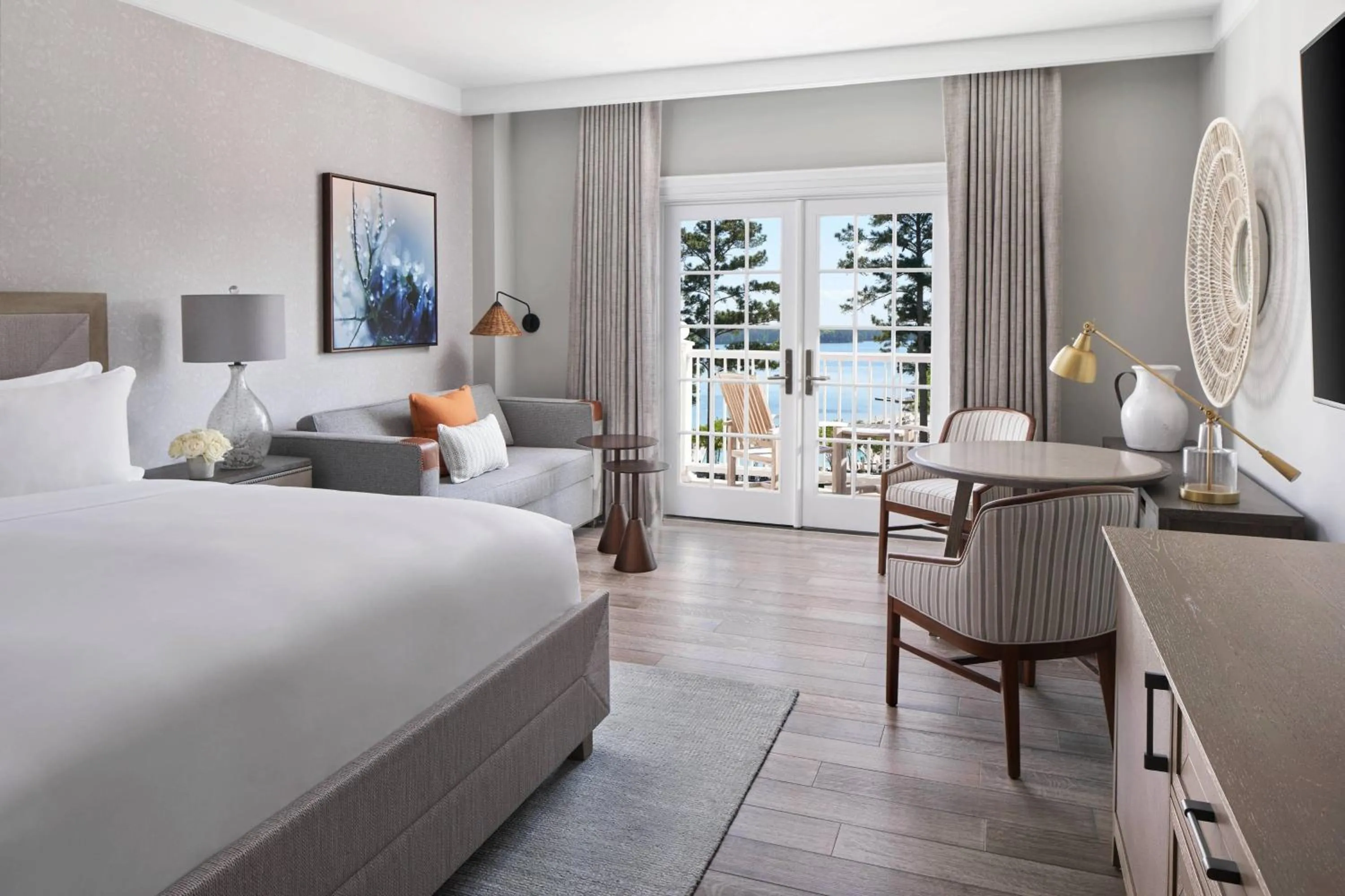 Lounge or bar, Bed in The Ritz-Carlton Reynolds, Lake Oconee