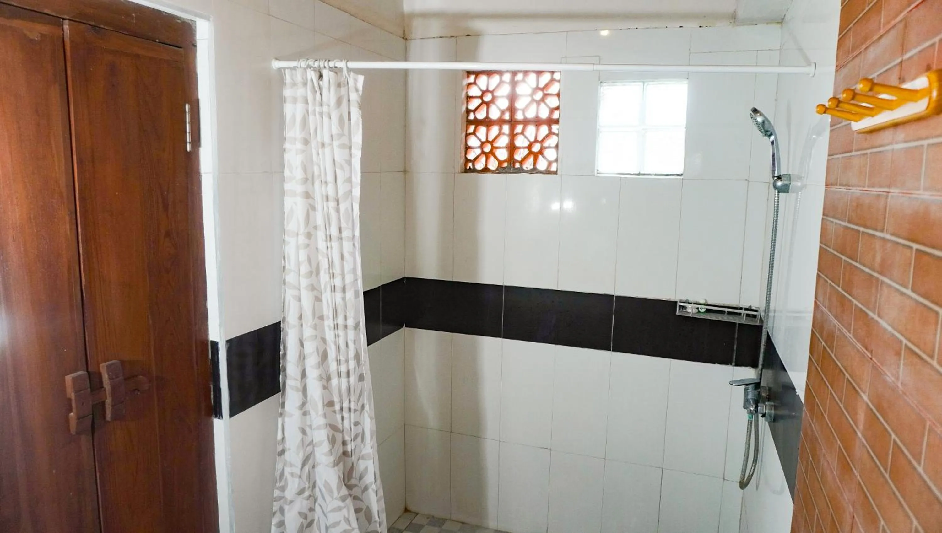 Bathroom in La Nusa Penida Homestay by BIJAK