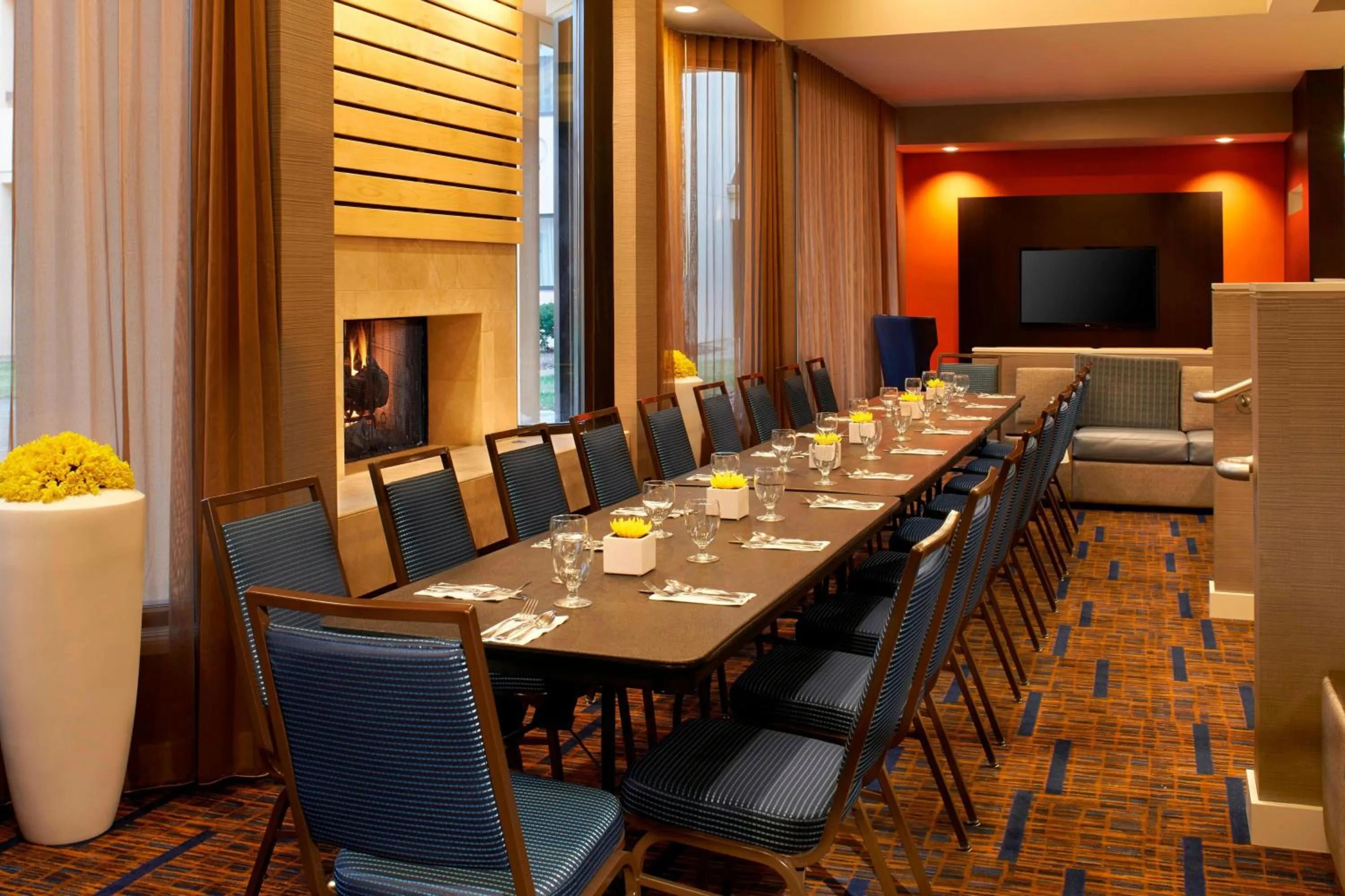 Breakfast in Courtyard Chicago Arlington Heights/South