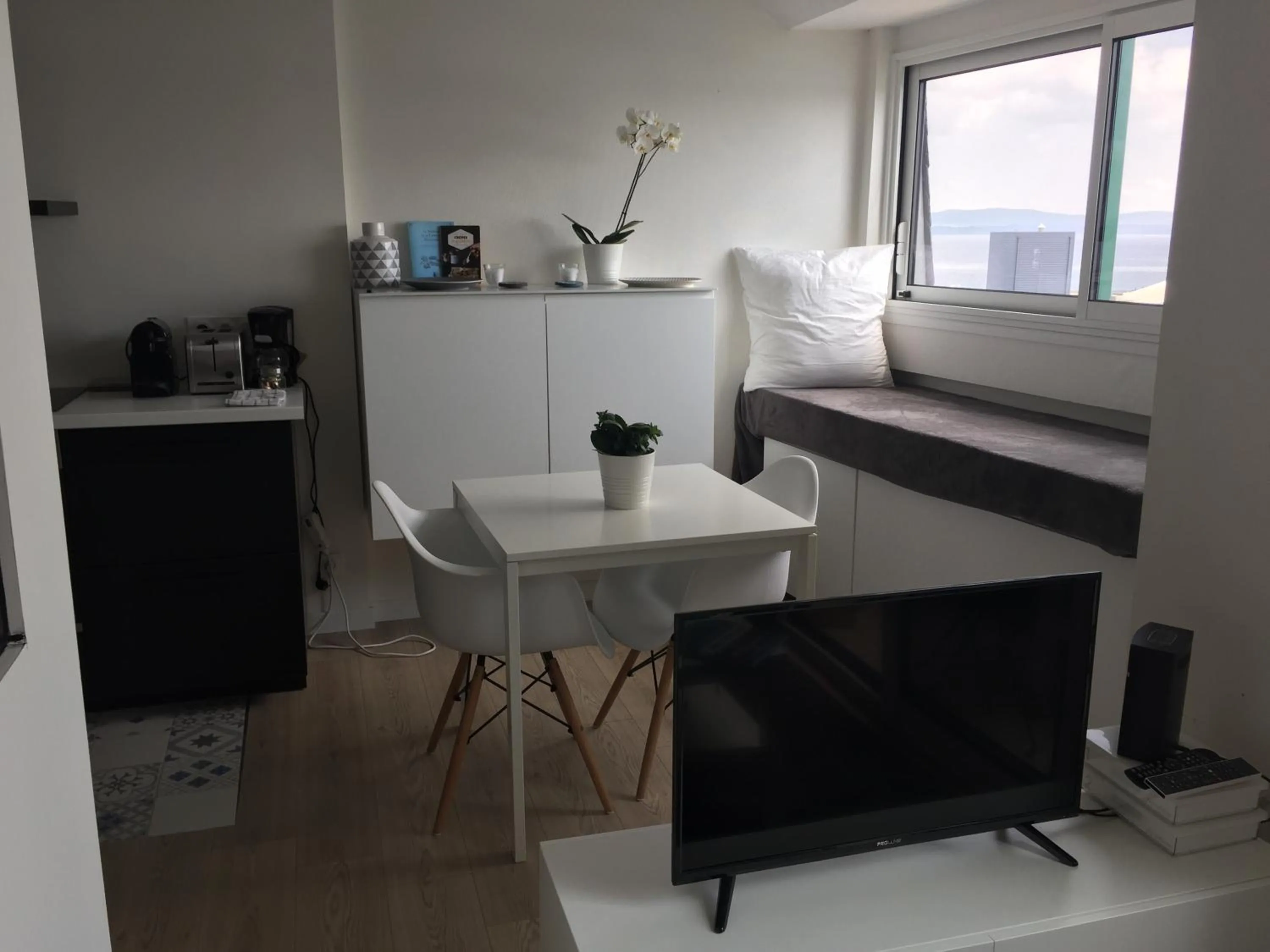 Dining area in Appartement Design IV - Port du Rosmeur - Douarnenez