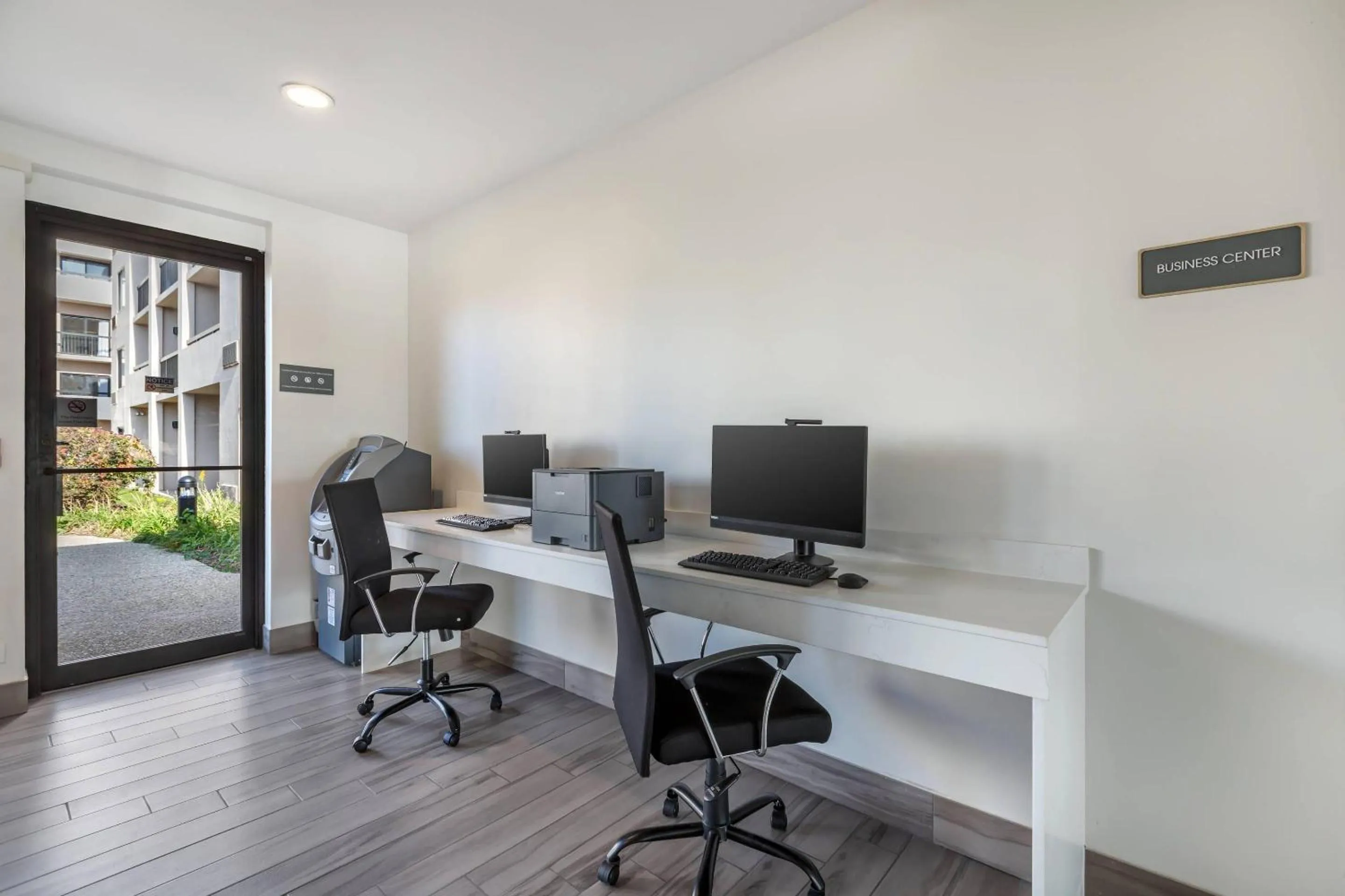 Business facilities in Comfort Inn & Suites Arlington Heights - Buffalo Grove