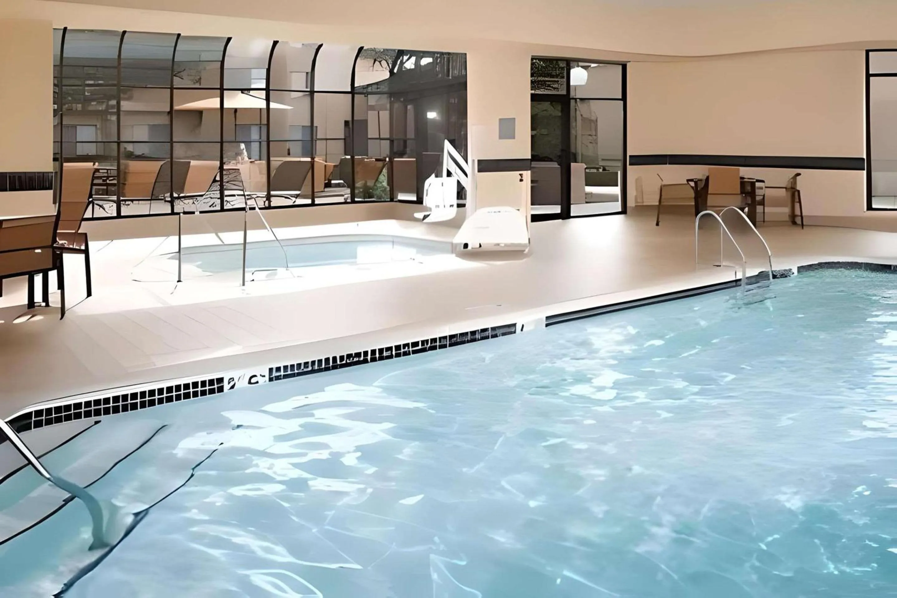 Swimming Pool in Sonesta Select Arlington Heights