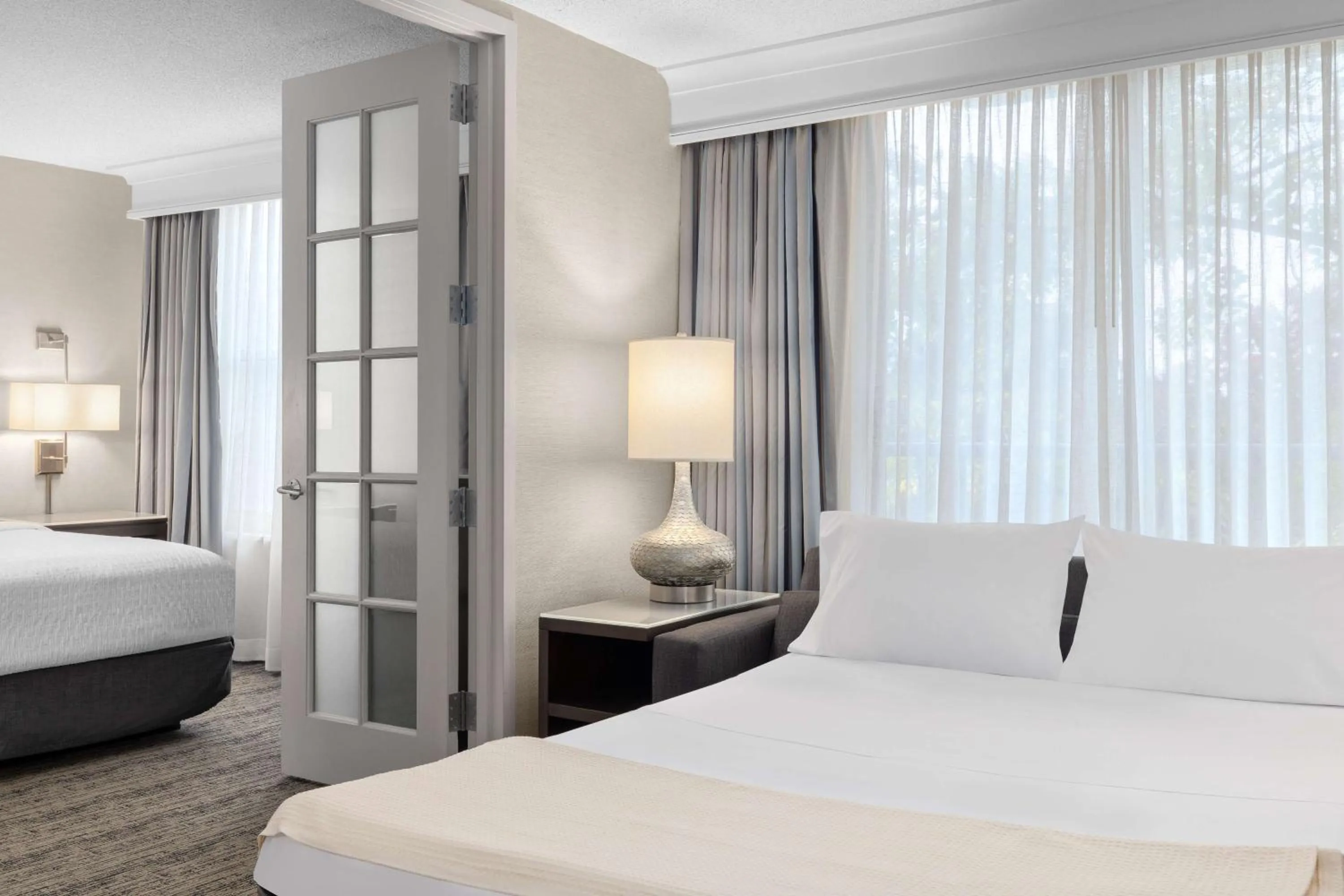 Photo of the whole room, Bed in Hampton Inn & Suites Downers Grove Chicago