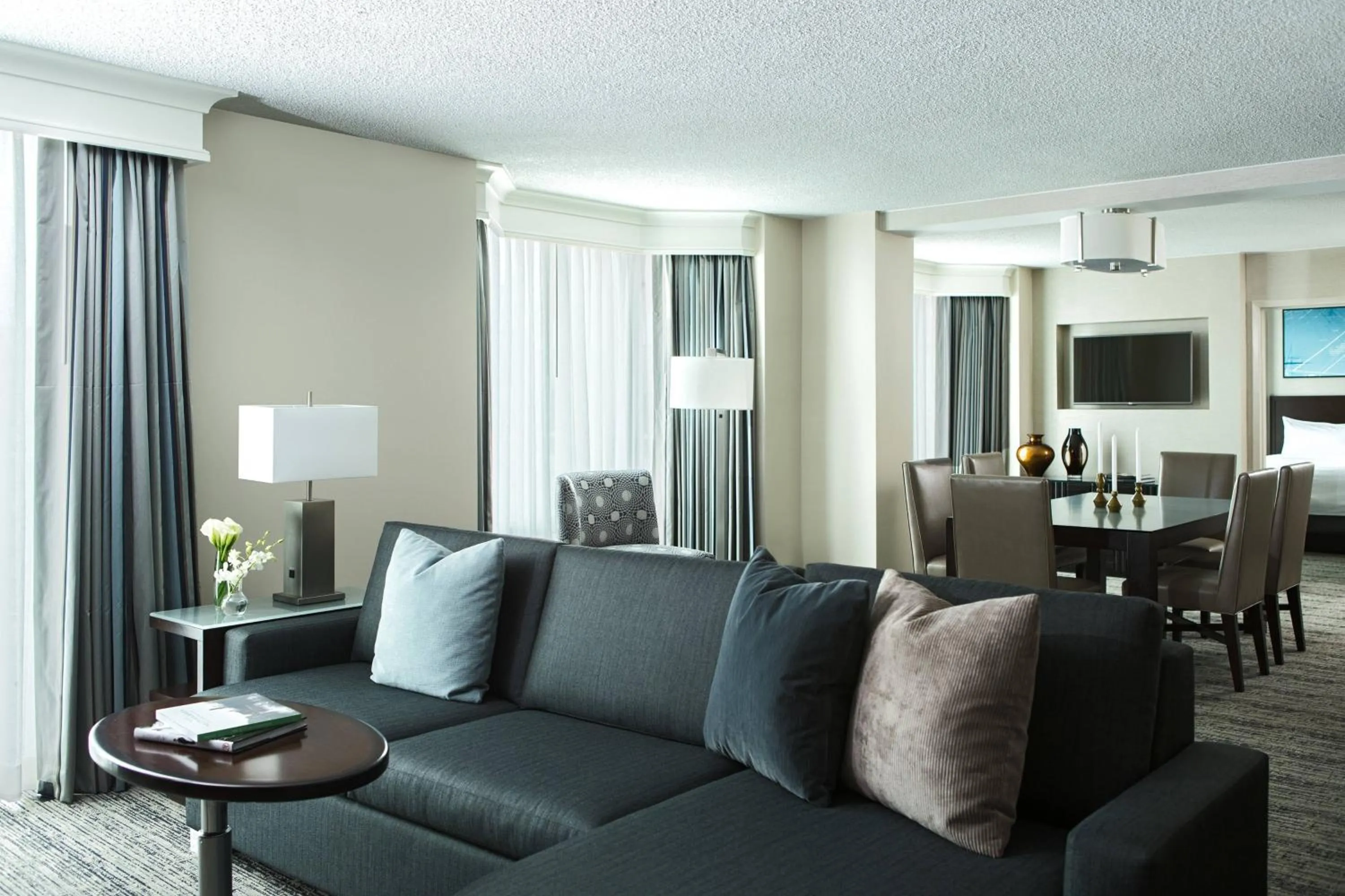 Photo of the whole room in Hampton Inn & Suites Downers Grove Chicago