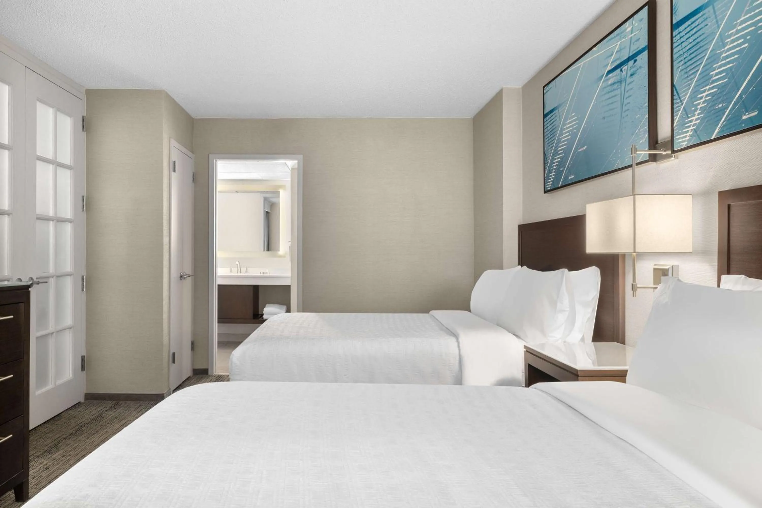 Bed in Hampton Inn & Suites Downers Grove Chicago