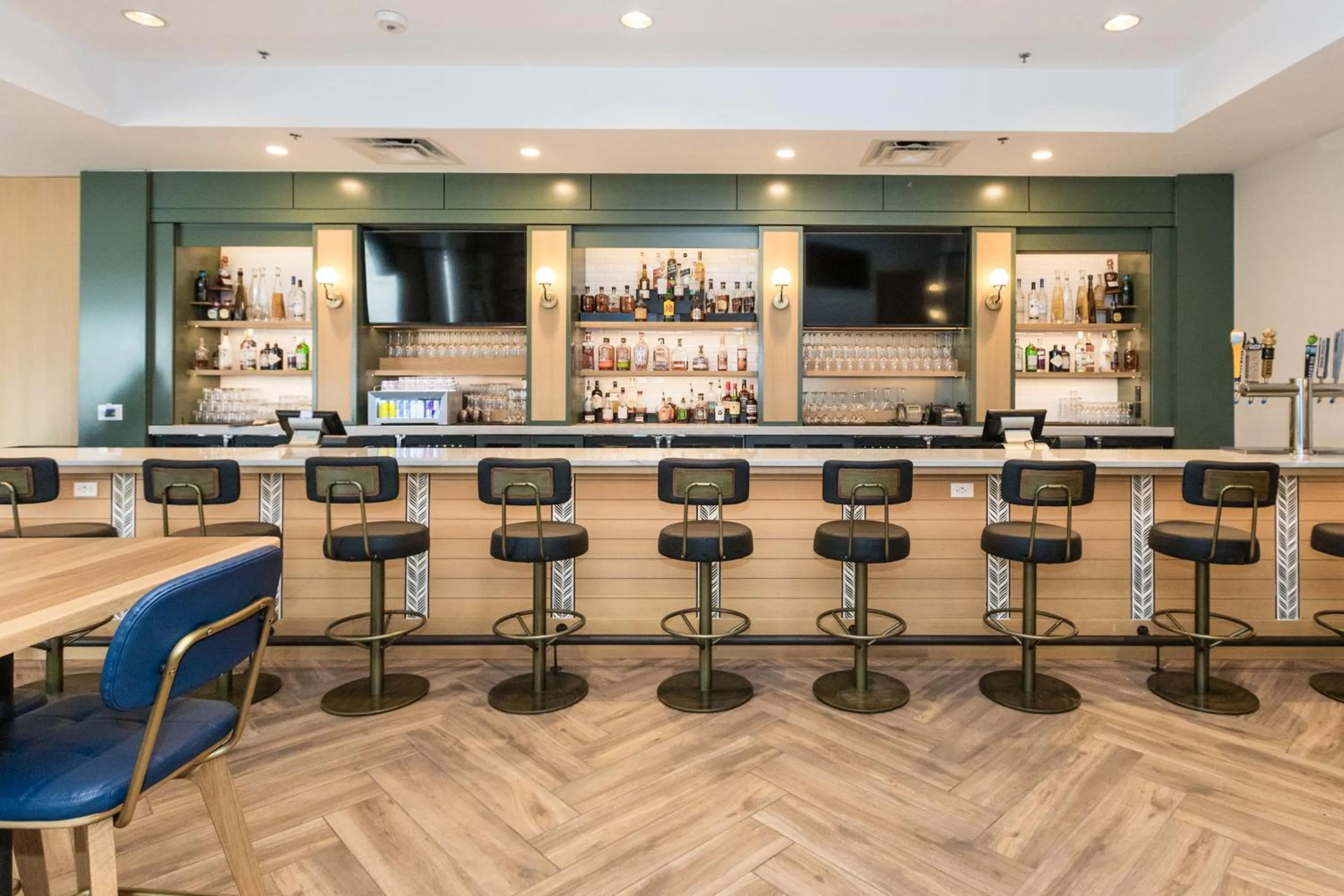 Restaurant/places to eat in Hyatt Regency Coralville