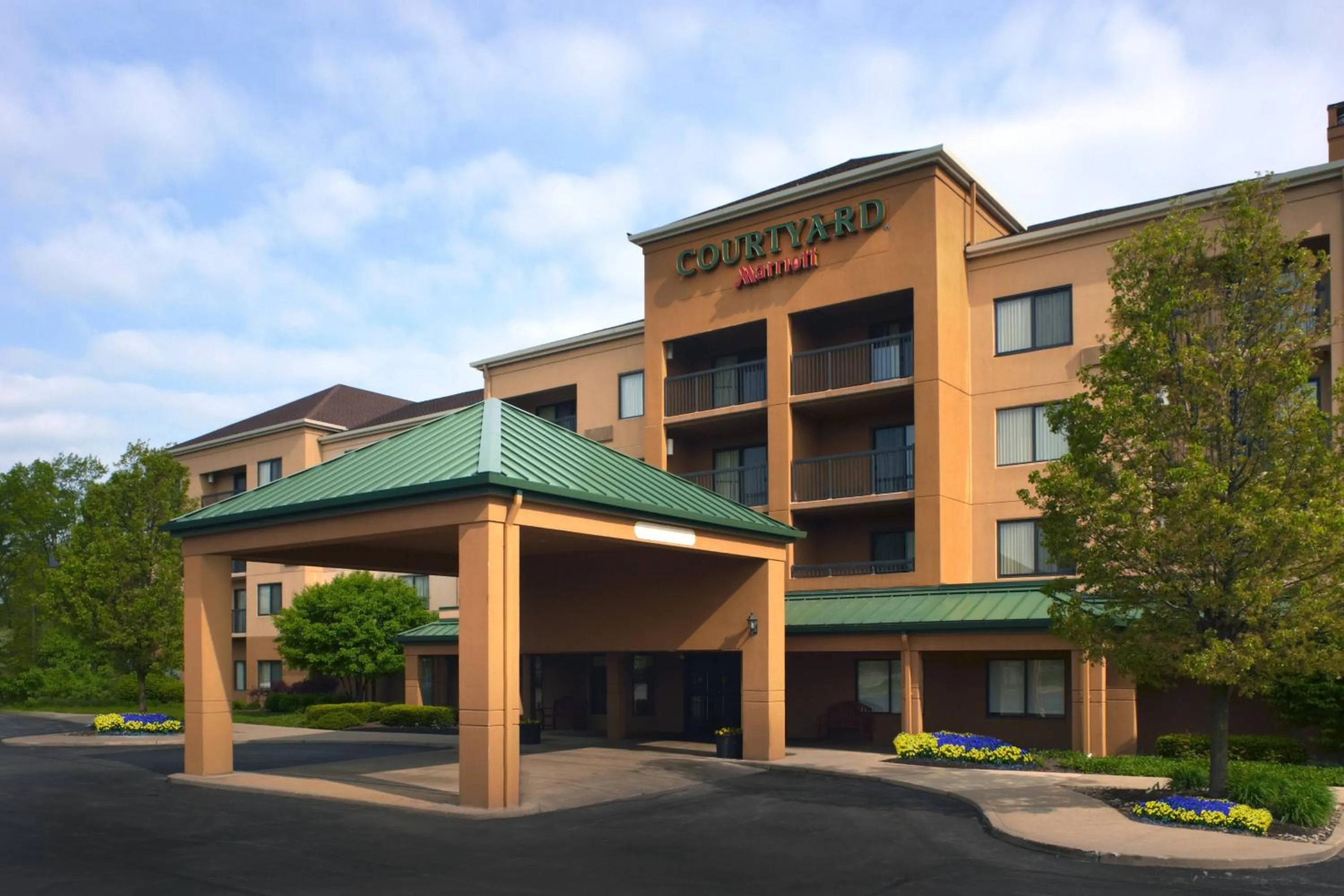 Property building in Courtyard by Marriott Cleveland Westlake