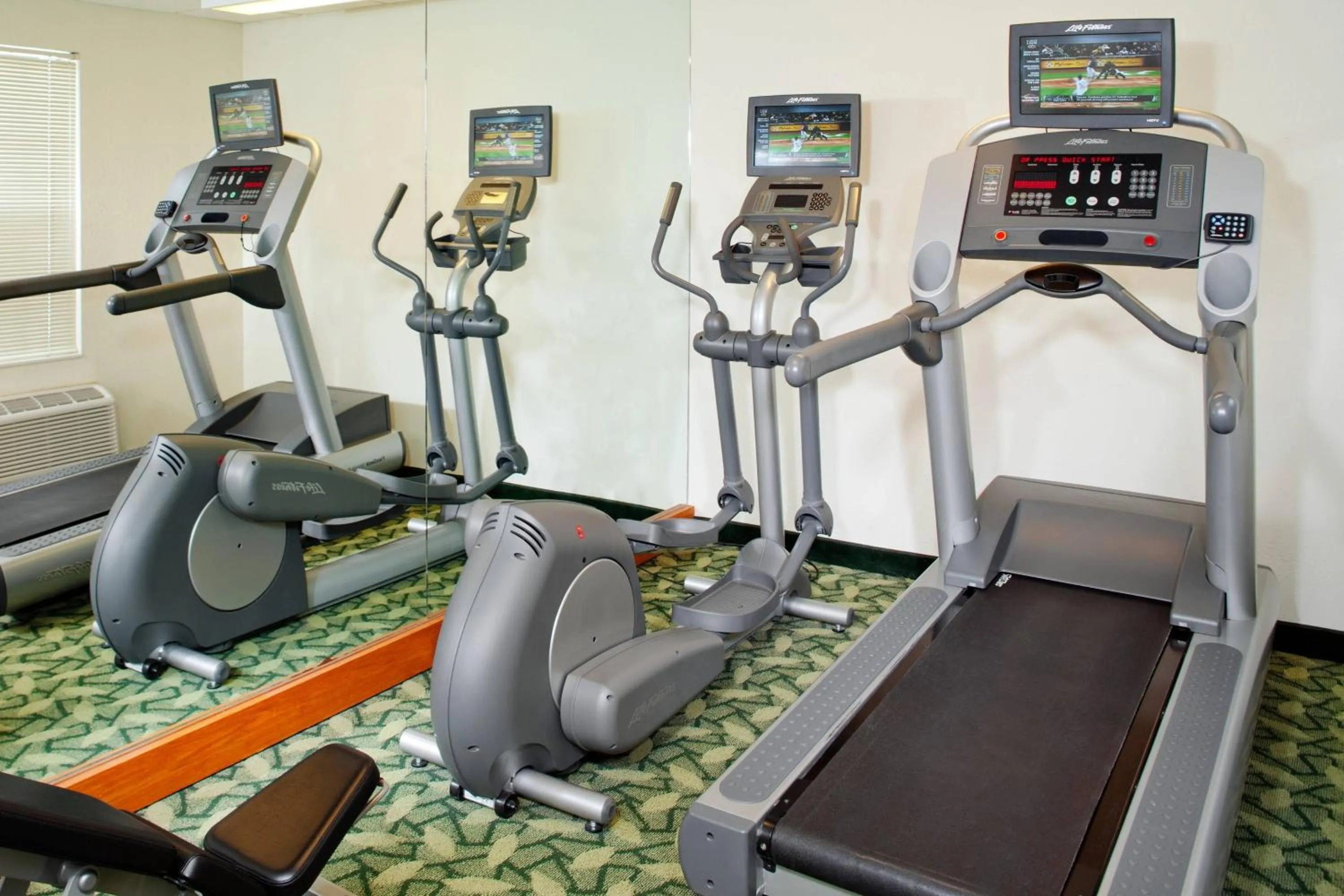 Fitness centre/facilities in Towneplace Suites by Marriott Cleveland Westlake