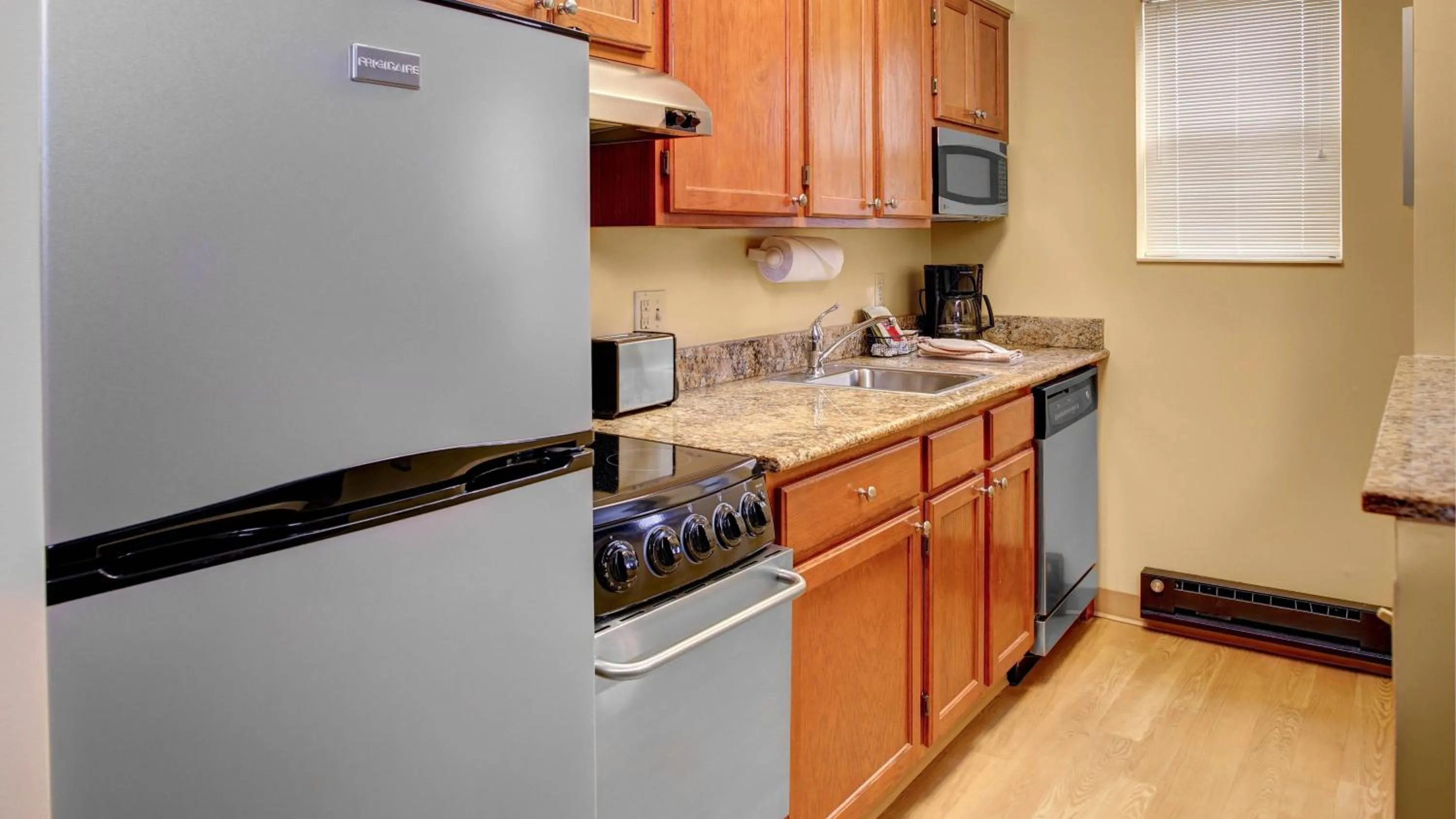 Kitchen or kitchenette in Towneplace Suites by Marriott Cleveland Westlake