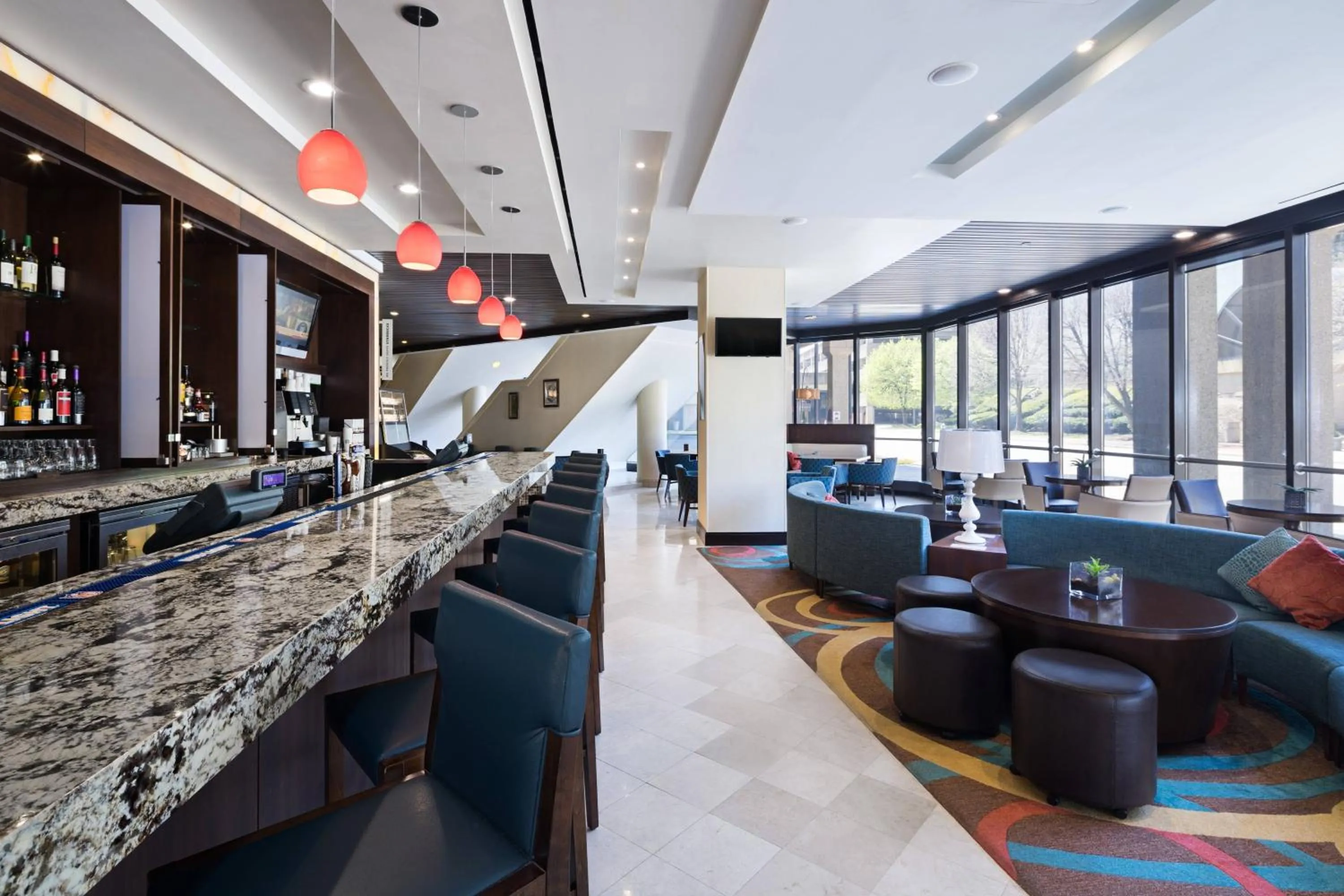 Lounge or bar in Charleston Marriott Town Center