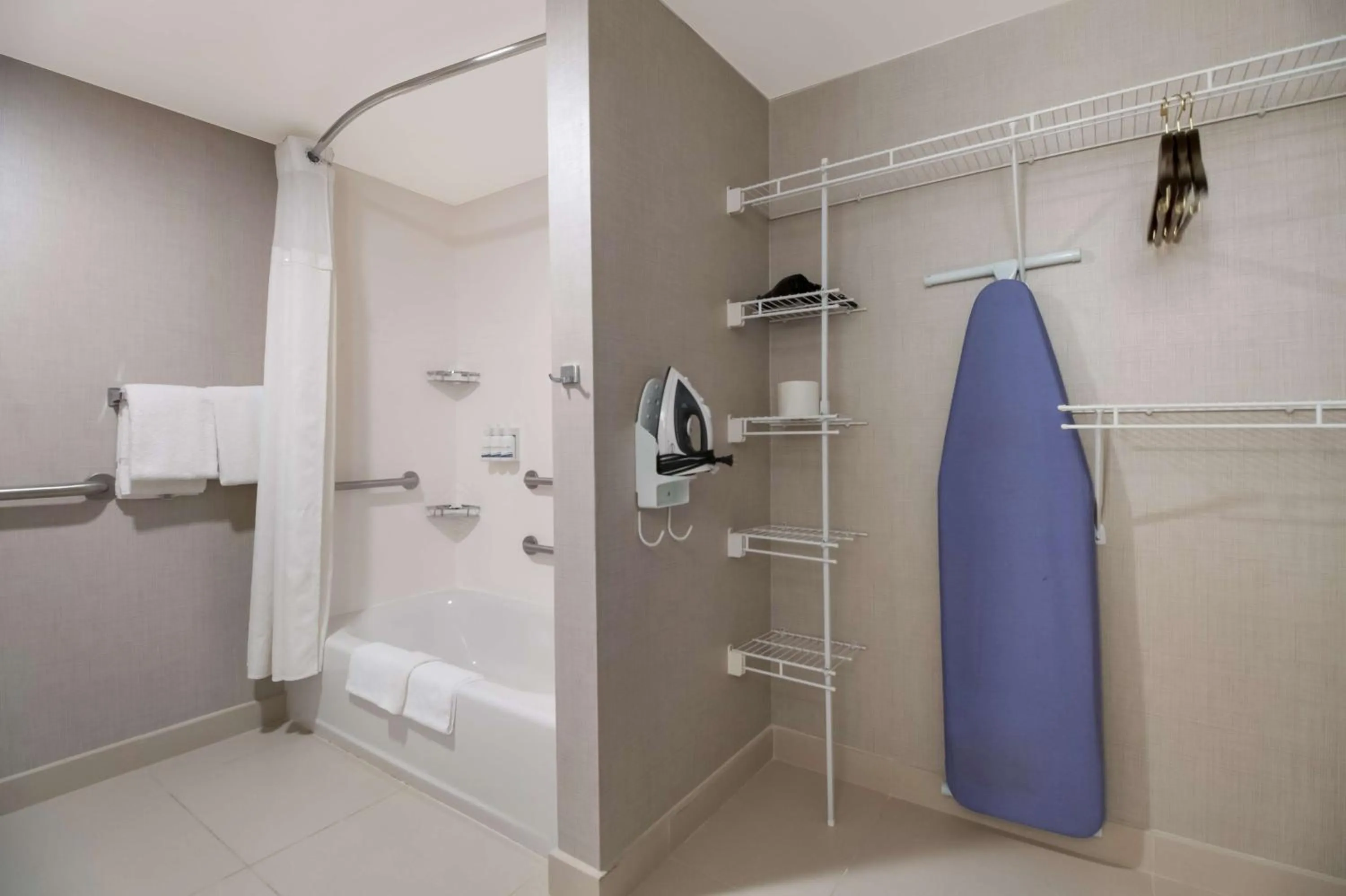 Bathroom in Sonesta ES Suites Dallas Richardson