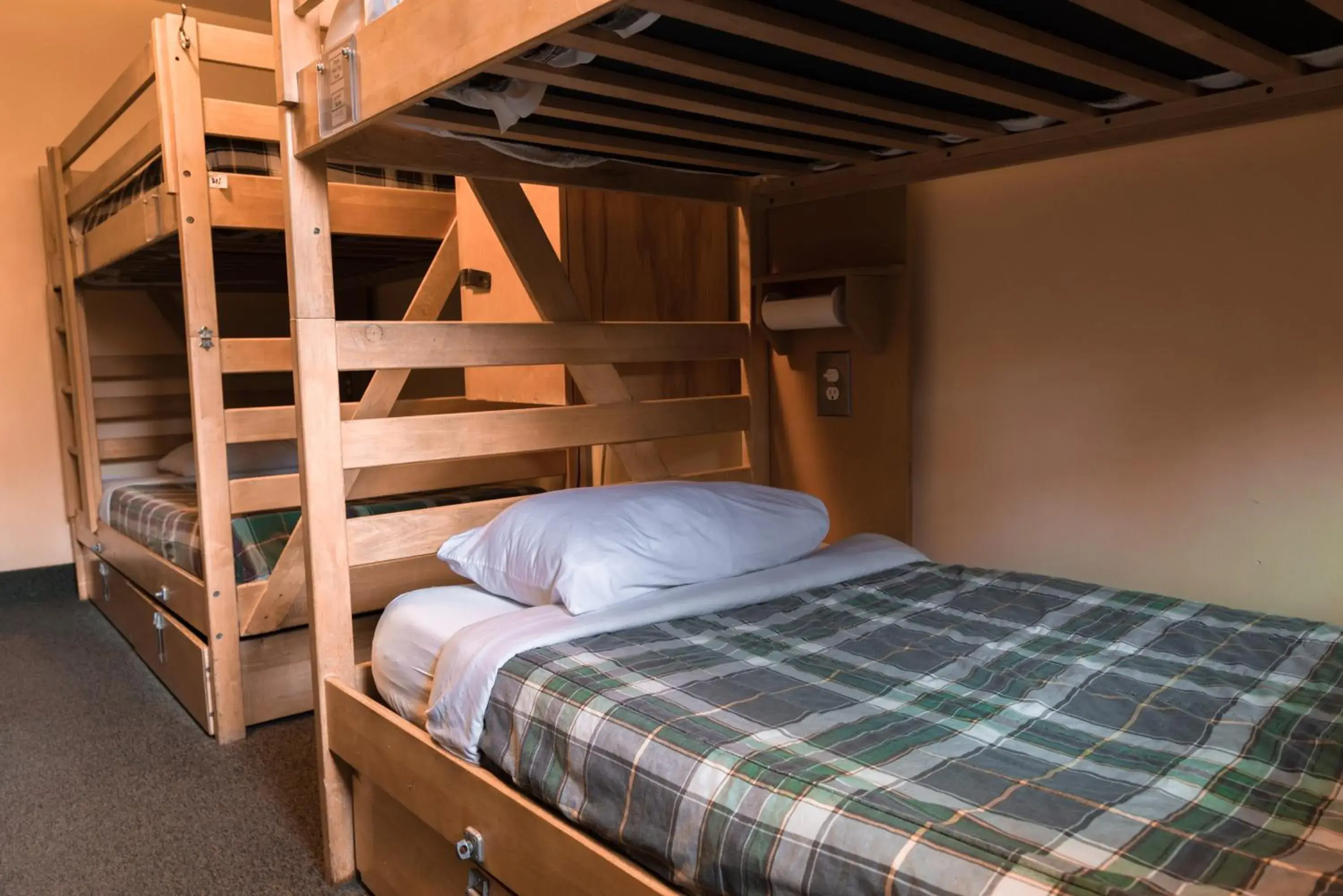 Standard Double Room with Shared Bathroom in HI Banff Alpine Centre - Hostel Standard Double Room with Shared Bathroom in HI Banff Alpine Centre - Hostel