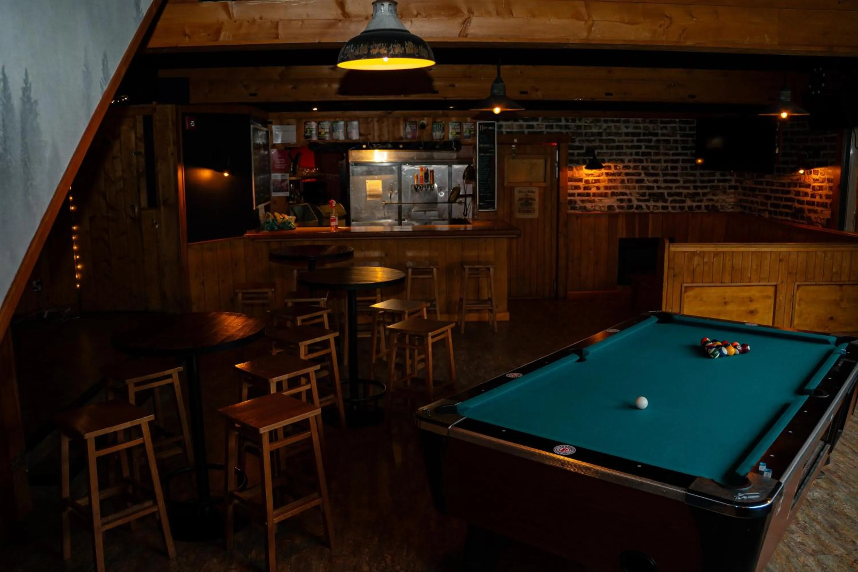 HI Banff Alpine Centre - Hostel