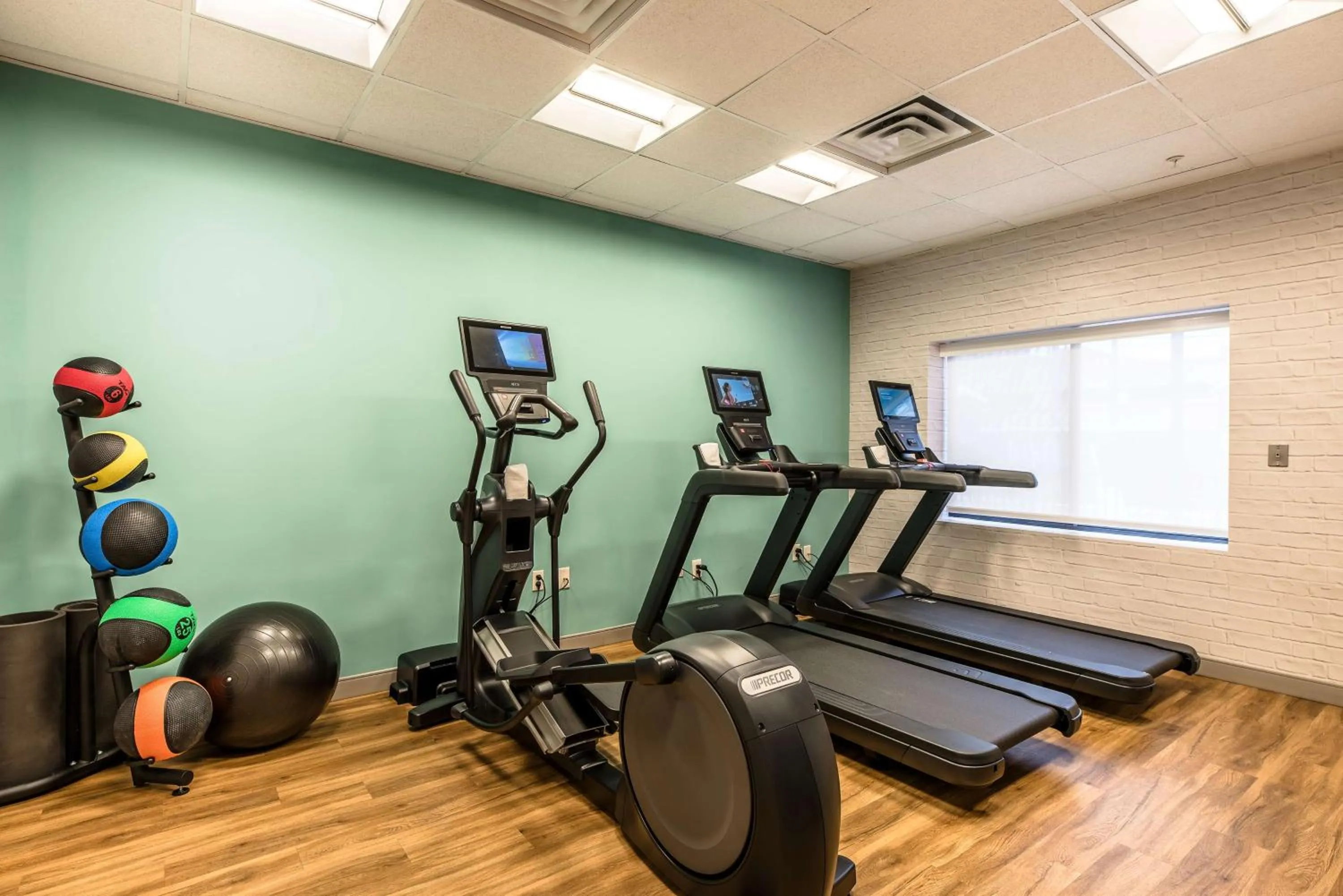 Fitness centre/facilities in Sonesta Select Dallas Richardson