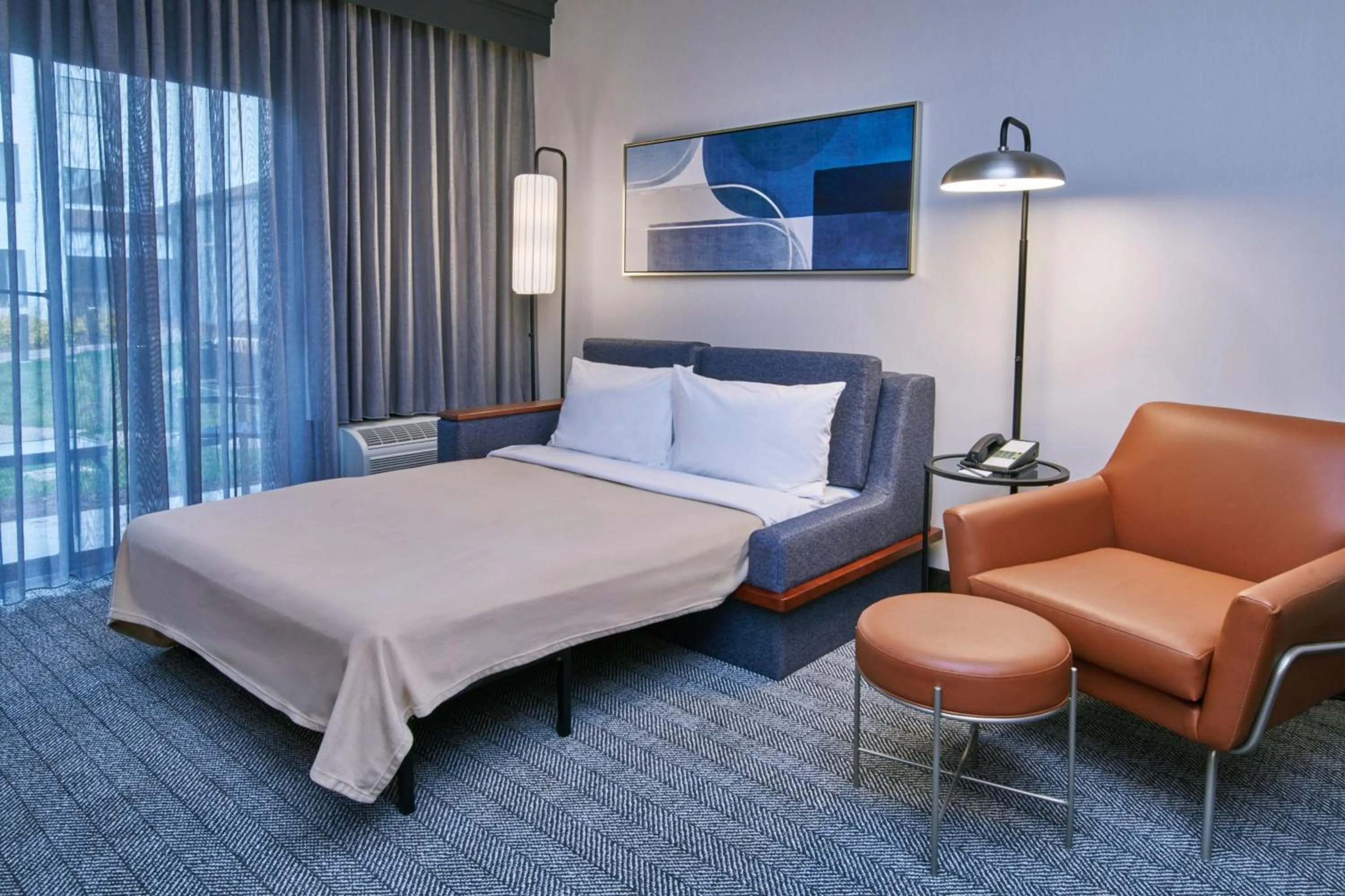 Bedroom, Bed in Courtyard by Marriott Detroit Livonia