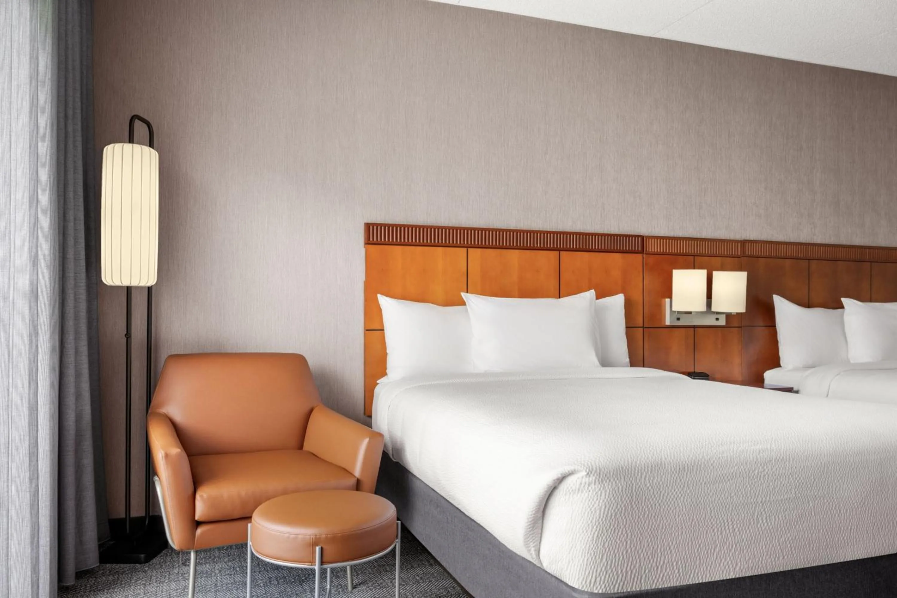 Photo of the whole room, Bed in Courtyard by Marriott Detroit Livonia