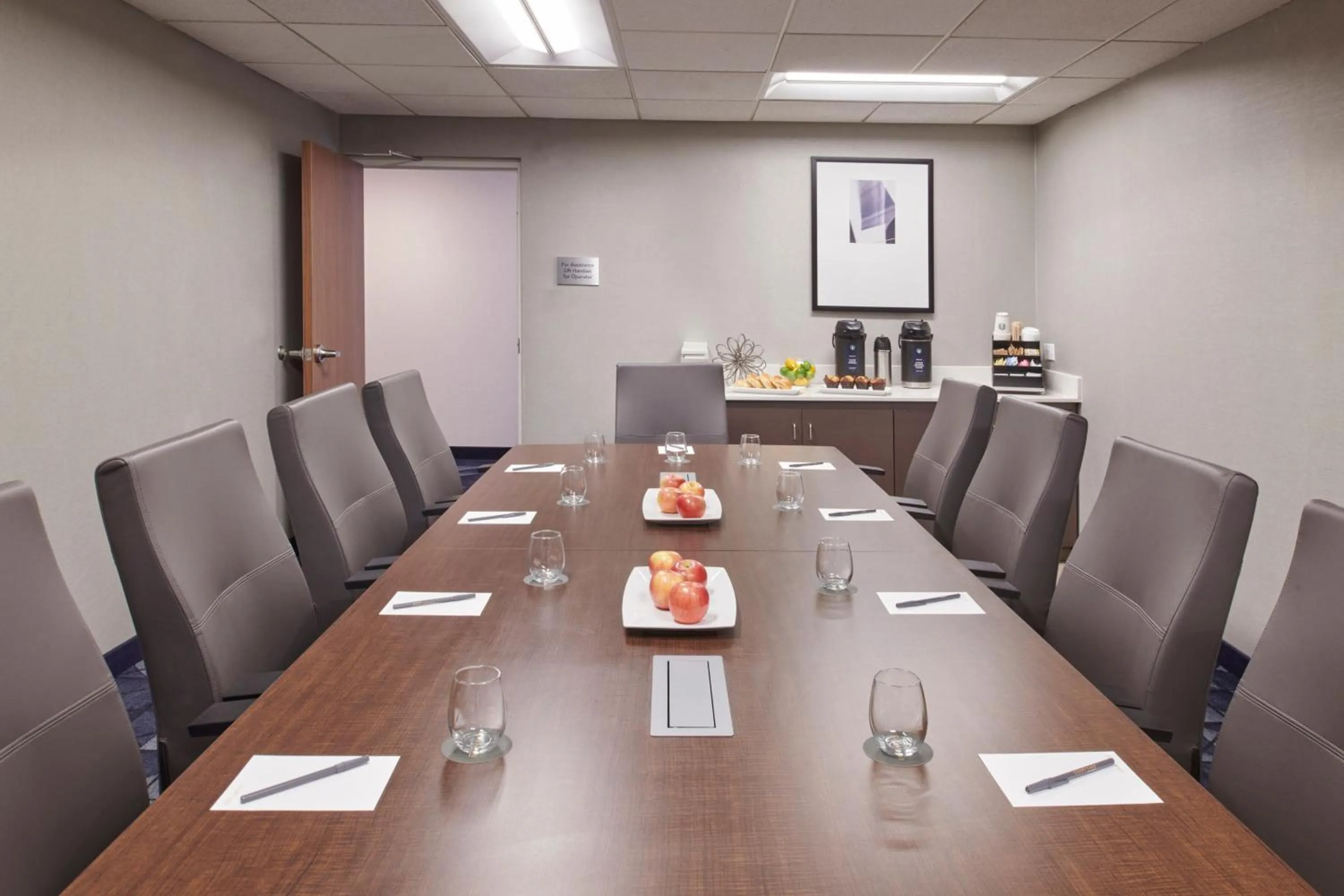Meeting/conference room in Courtyard by Marriott Detroit Livonia