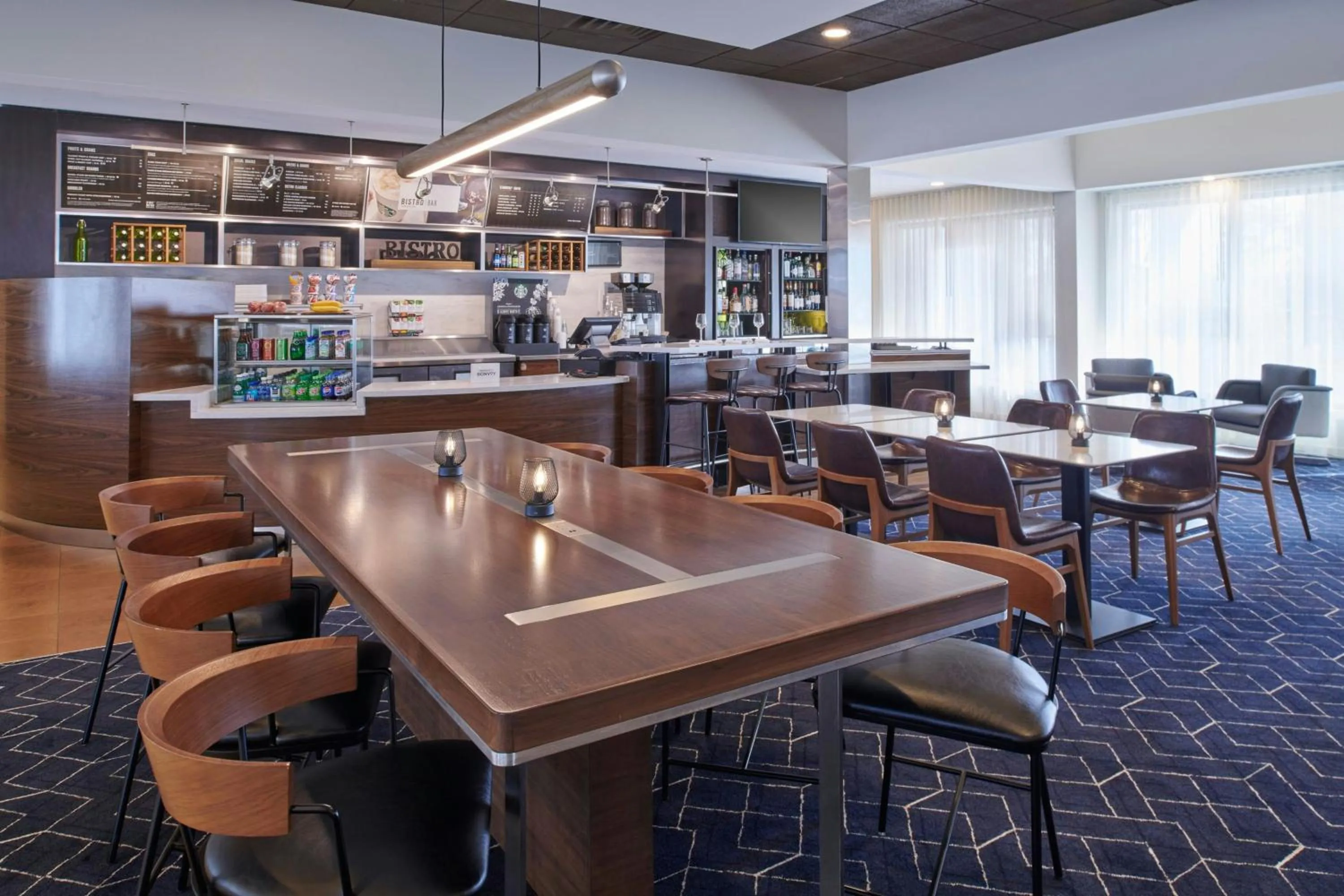 Restaurant/places to eat in Courtyard by Marriott Detroit Livonia