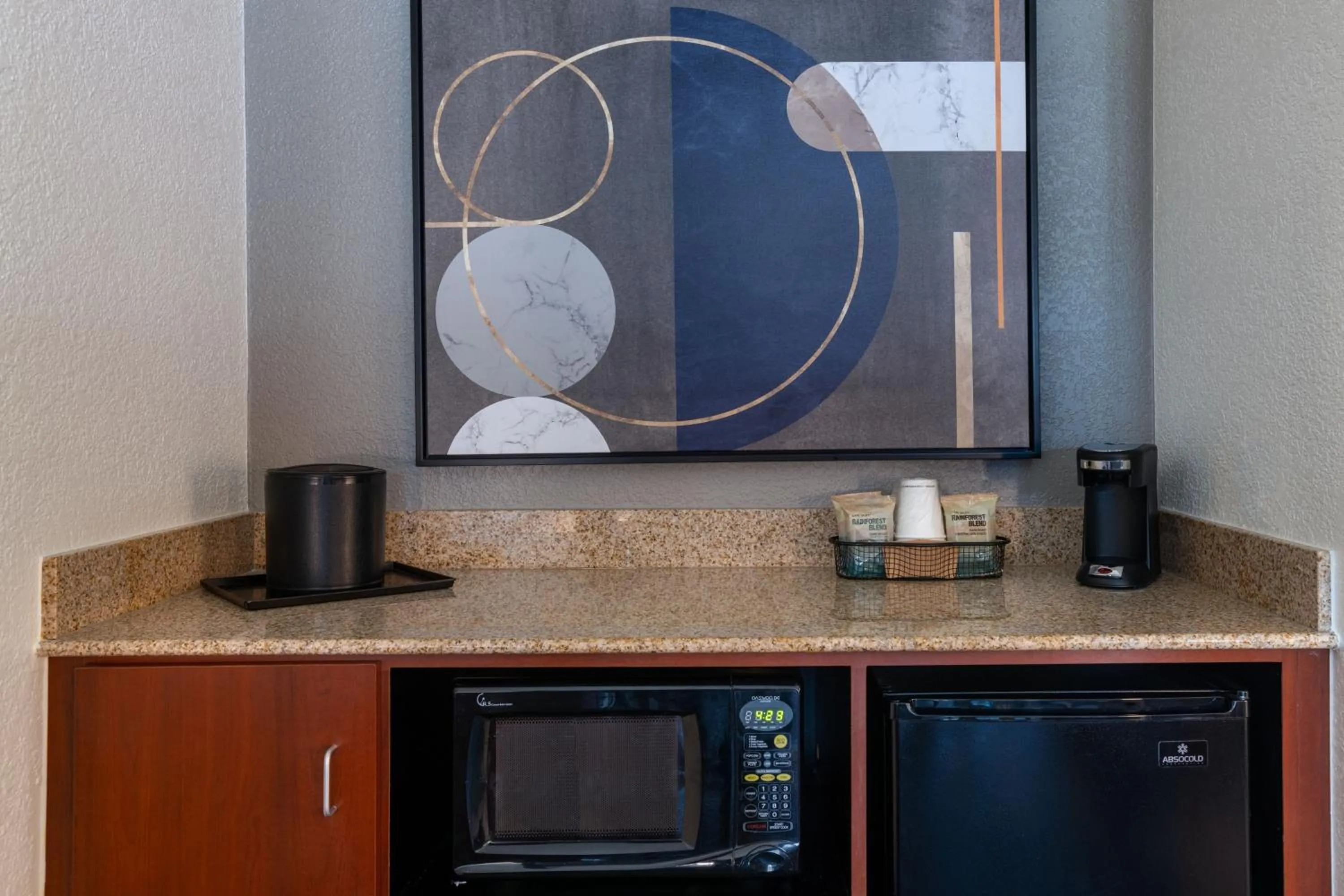 Lounge or bar in Courtyard Fort Worth University Drive