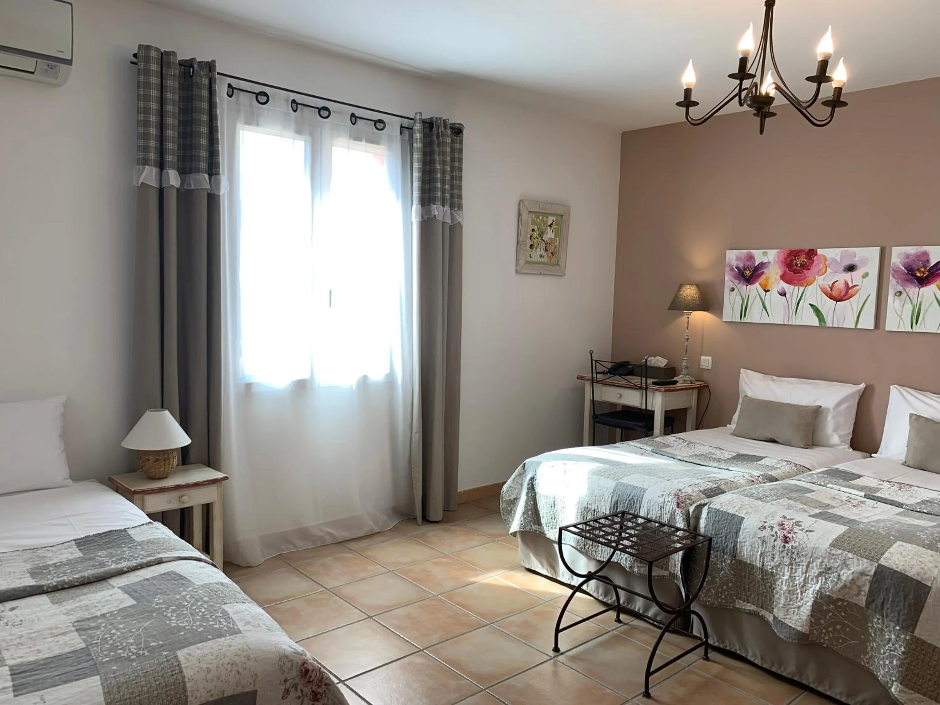 Photo of the whole room, Bed in Hotel Les Ambres