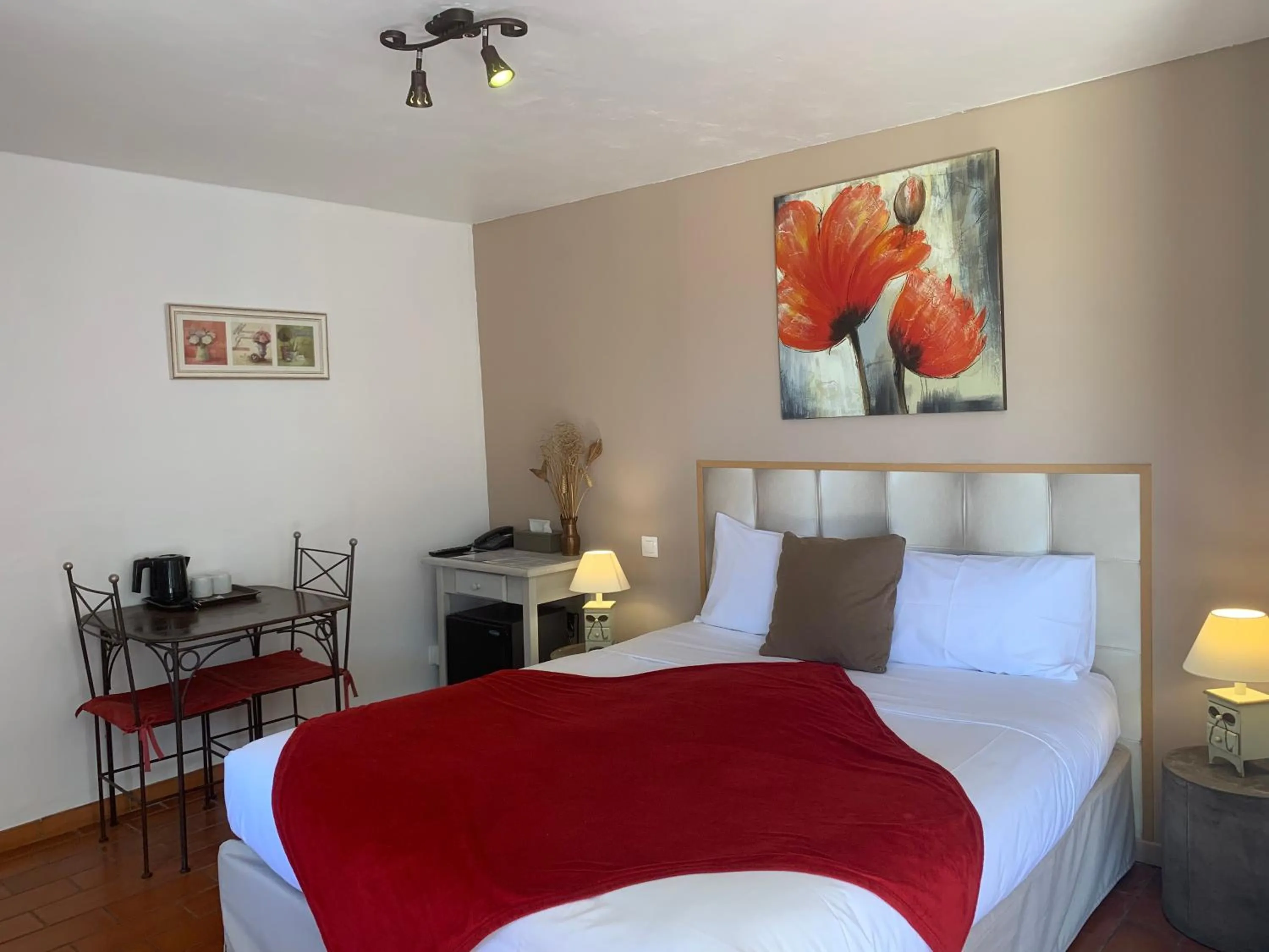 Bedroom, Bed in Hotel Les Ambres