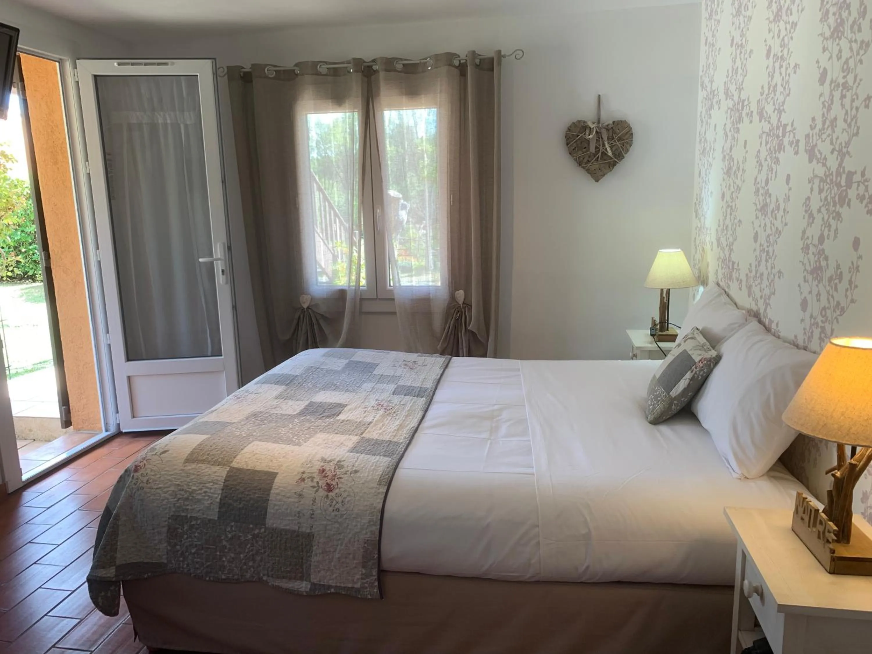 Bedroom, Bed in Hotel Les Ambres