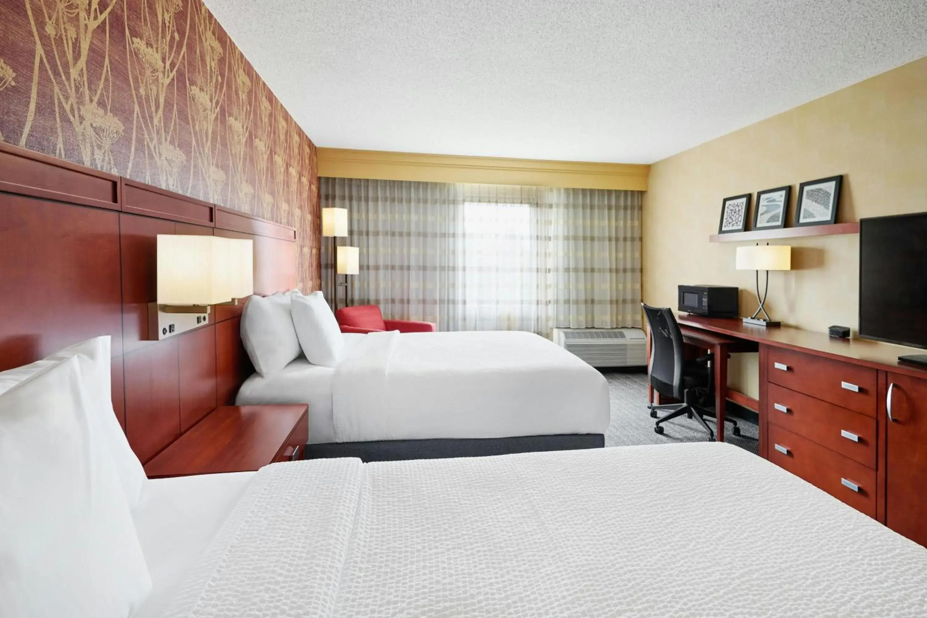 Queen Room with Two Queen Beds in Courtyard Des Moines West/Clive Queen Room with Two Queen Beds in Courtyard Des Moines West/Clive